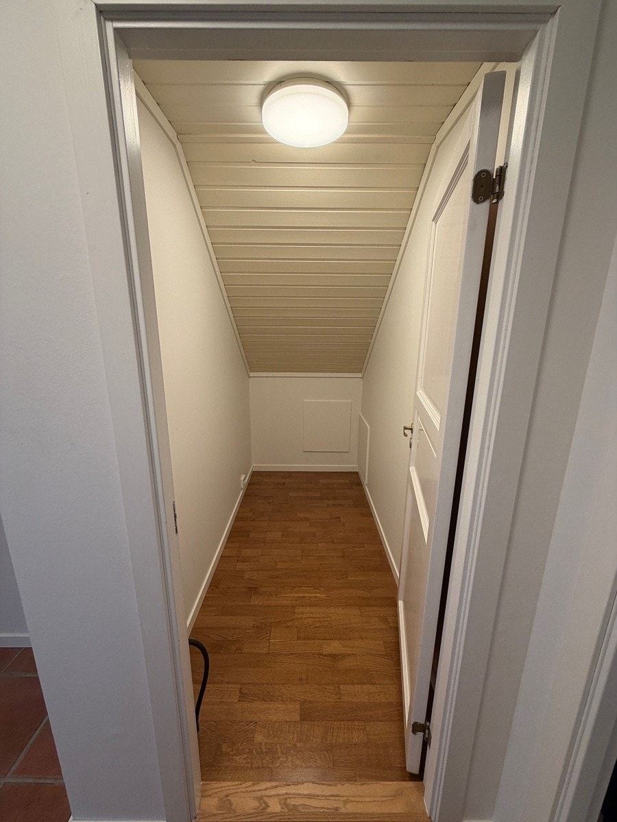 Bod til oppbevaring. Er også en utvendig bod i første etasje. Galleribilde