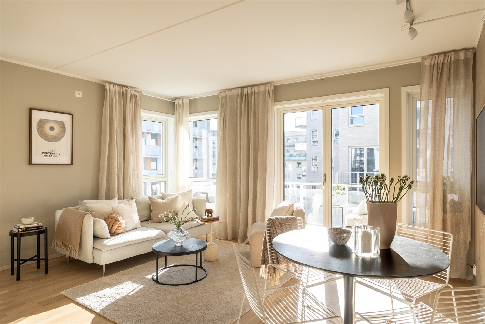 Nordvik Nydalen har gleden av å presentere Fernanda Nissens gate 1B! Fotograf: Pontus Holmenäs. Galleribilde