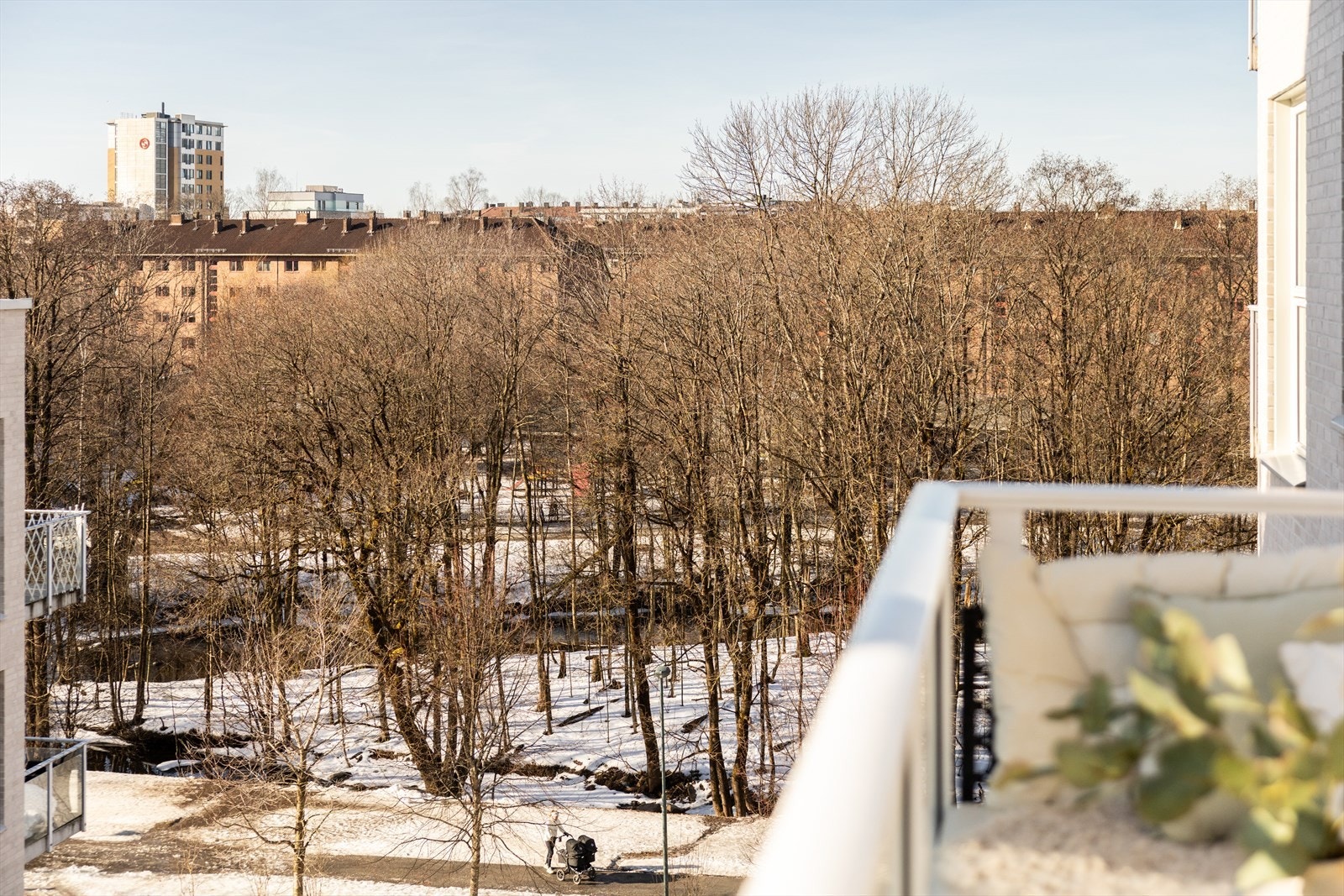 Fra balkongen har man utsyn mot idylliske Akerselva! Galleribilde