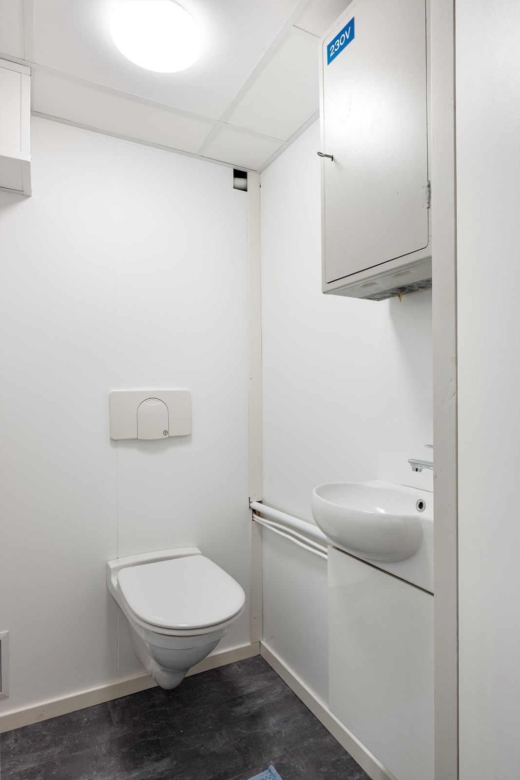 Separat toalettrom i underetasje. Galleribilde