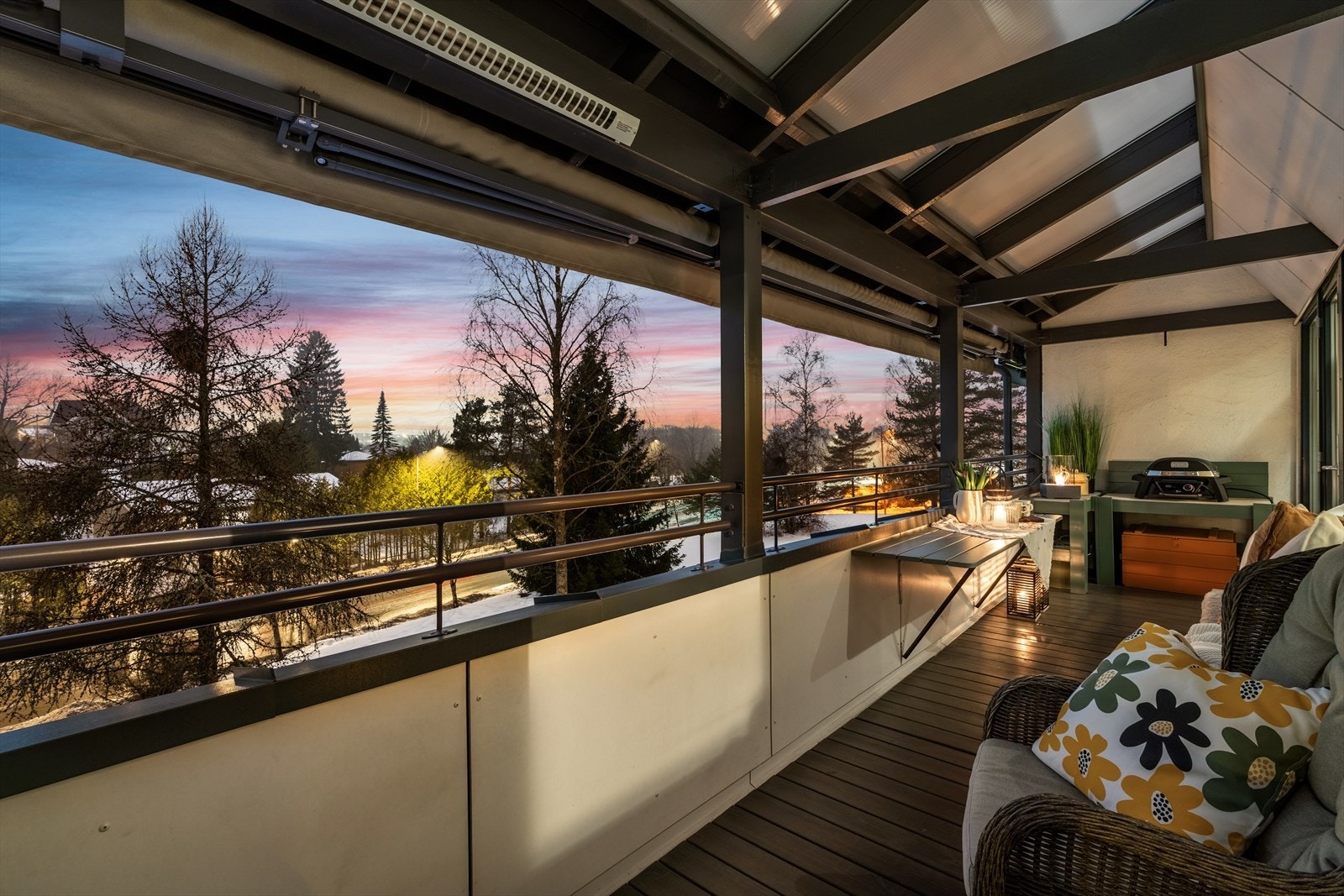 Innredningen til utekjøkkenet medfølger i salget. Galleribilde