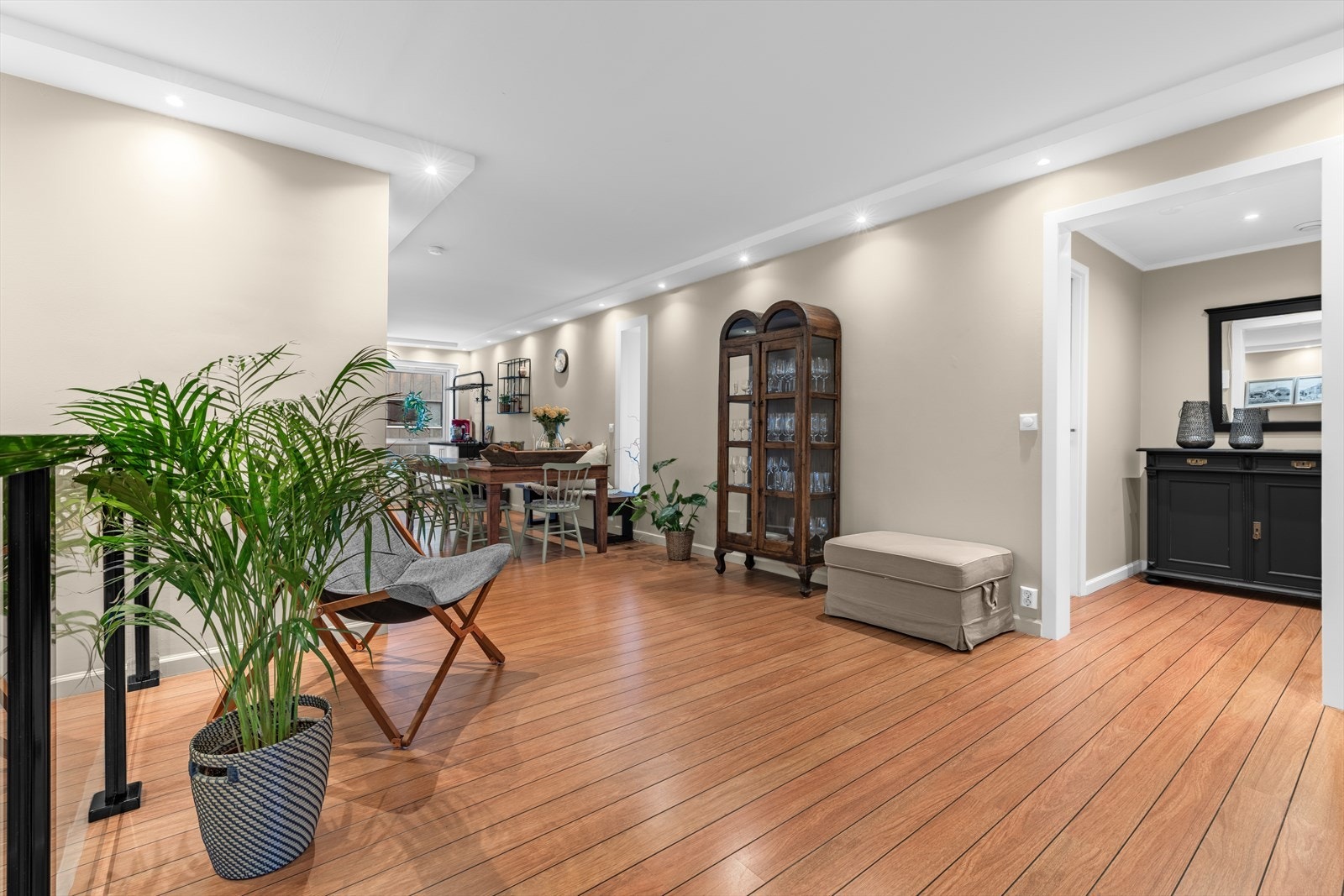 Det store arealet gir plass til å invitere venner og familie over på sosiale sammenkomster. Galleribilde