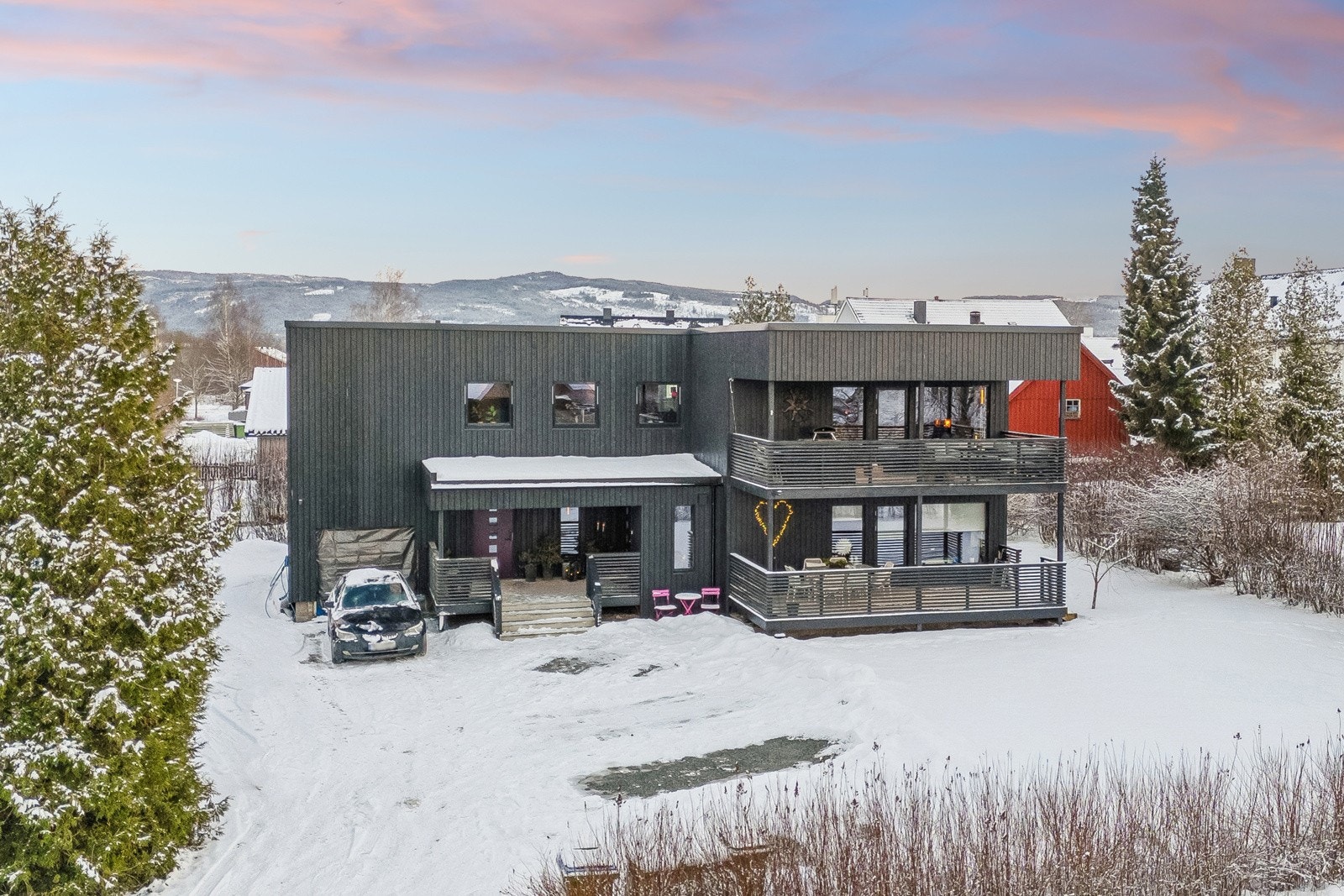 Velkommen til St Olavs alle 1 - En flott familiebolig med attraktiv beliggenhet Galleribilde