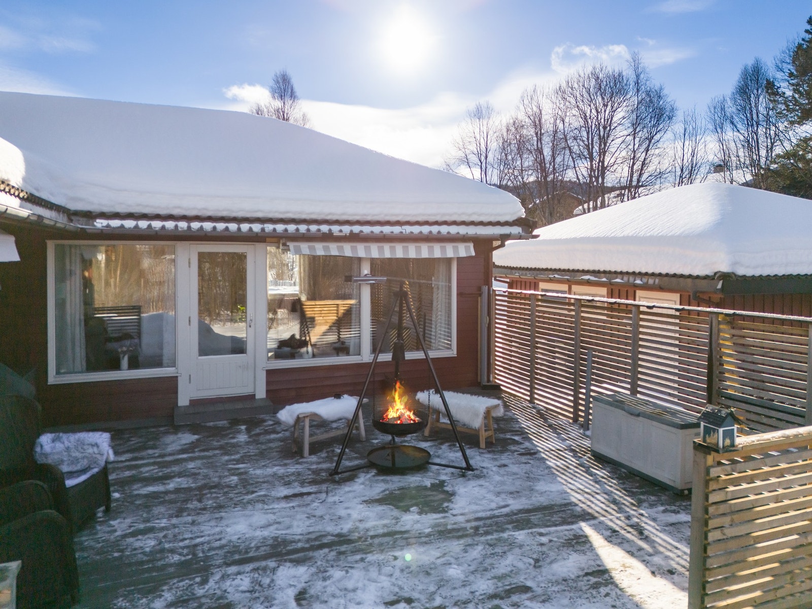 Romslig terrasse. Galleribilde