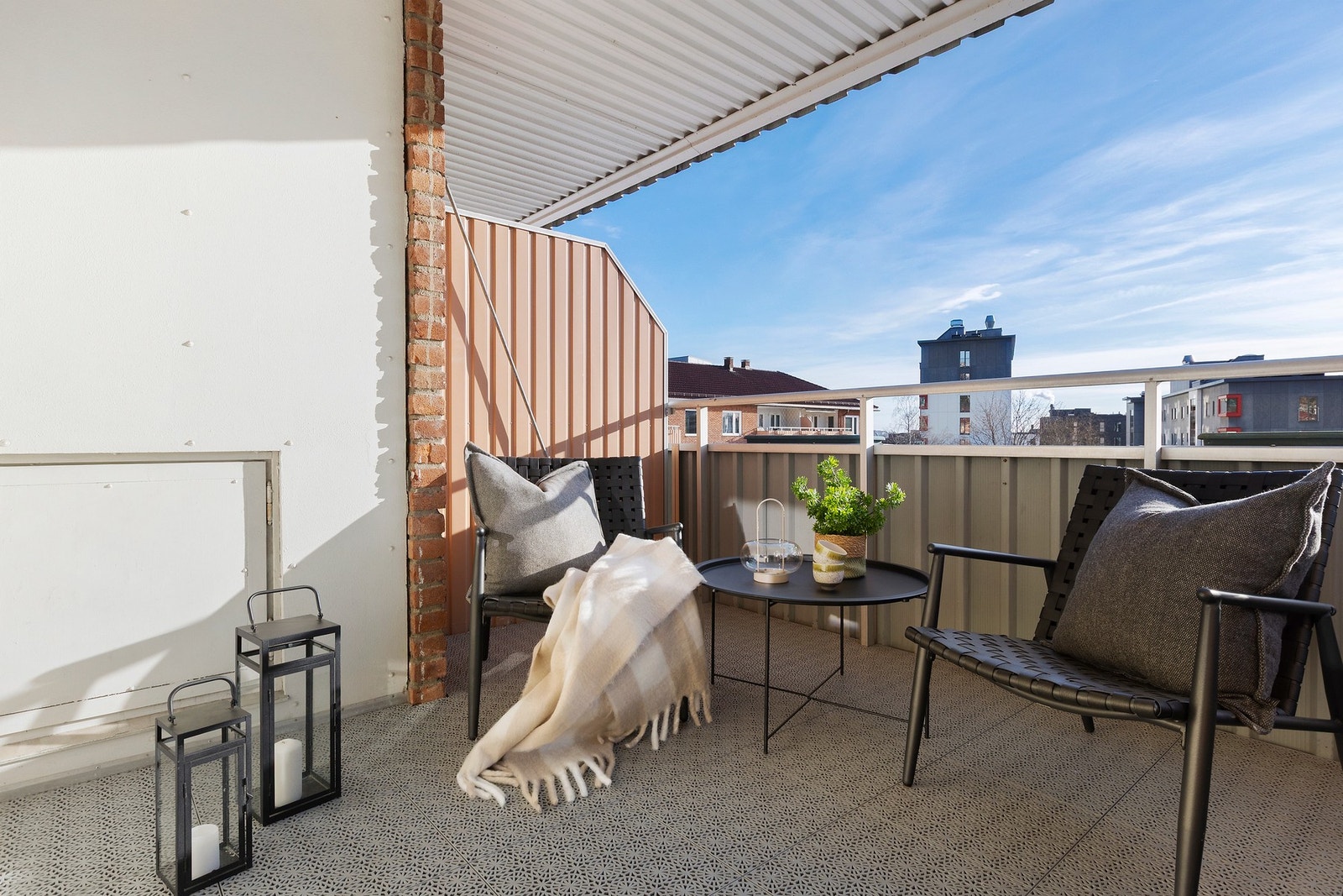 Fra stuen har du adkomst til leilighetens balkong Galleribilde