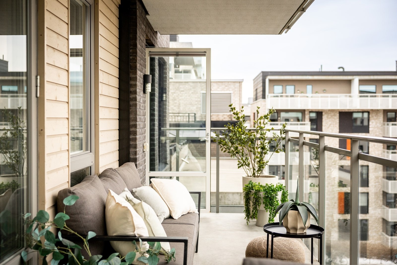 Her får du en fin forlengelse av oppholdsrommet i de varmere månedene. Galleribilde