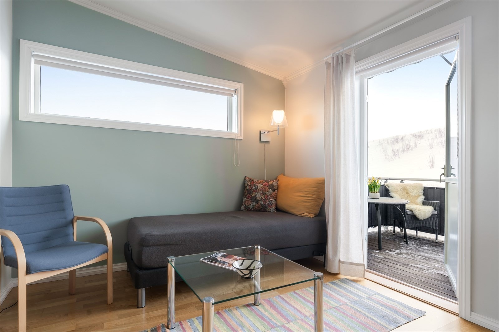 Fra soverommet er det utgang til en balkong. Galleribilde