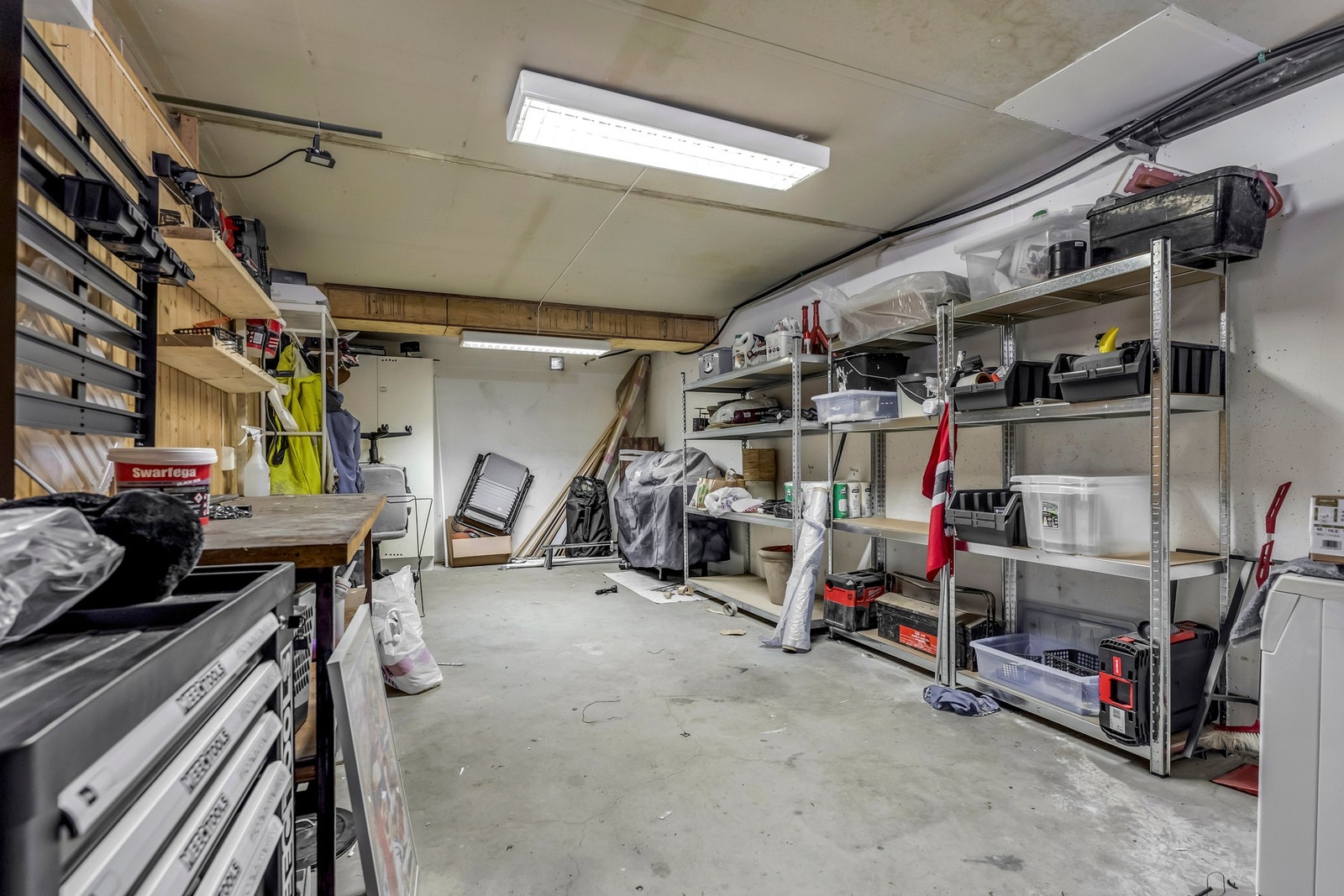 Meget romslig bod i underetasjen som tilhører leiligheten. Galleribilde