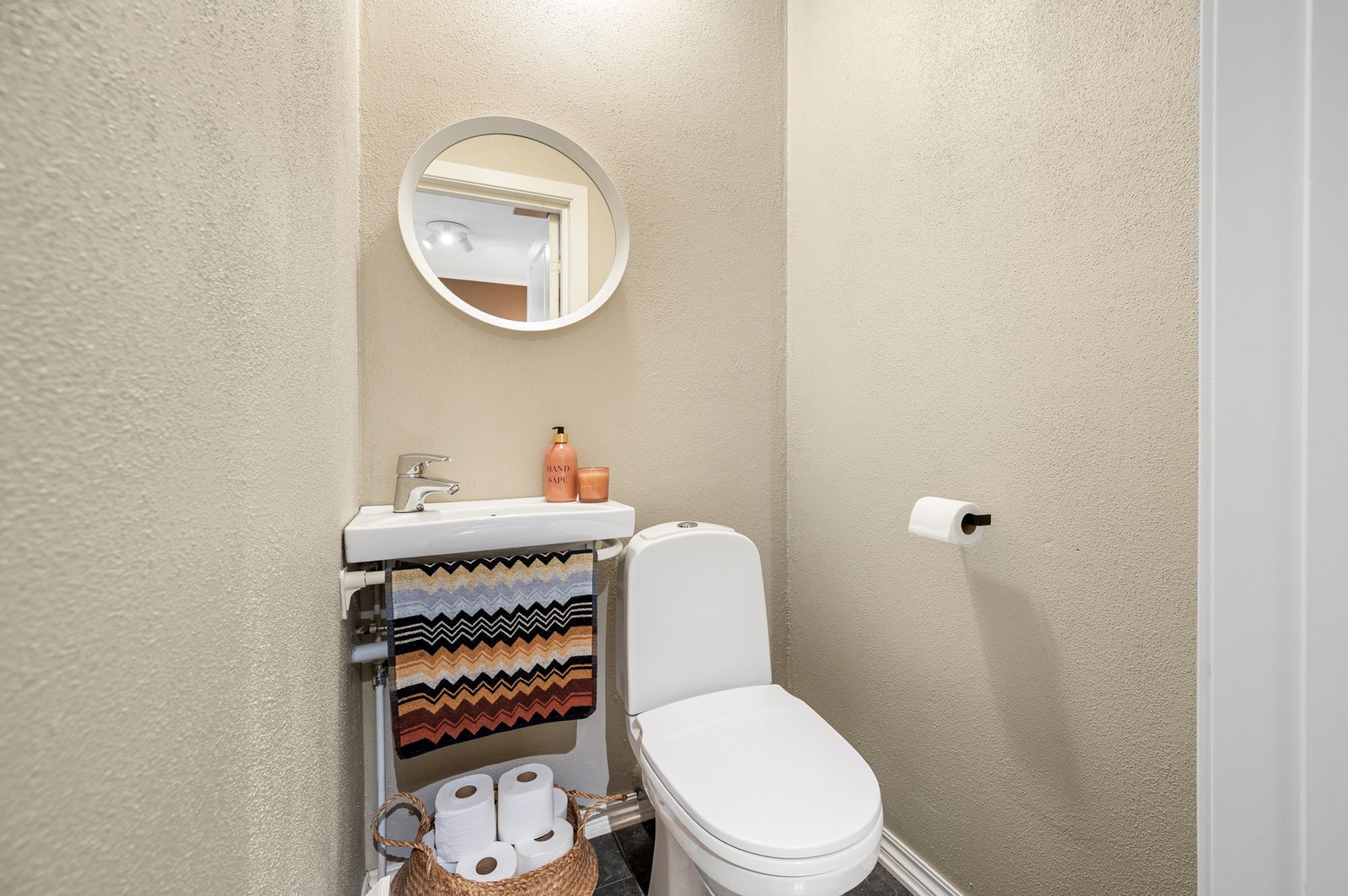 Leiligheten har separat toalettrom. Galleribilde