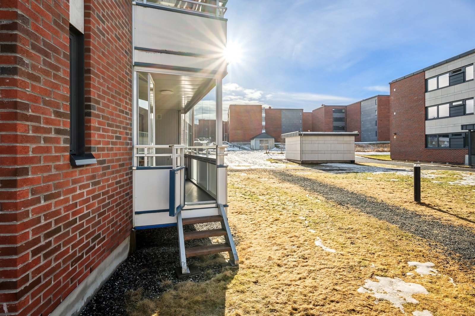 Fra balkongen har man også nedgang til felles grøntarealer. Galleribilde