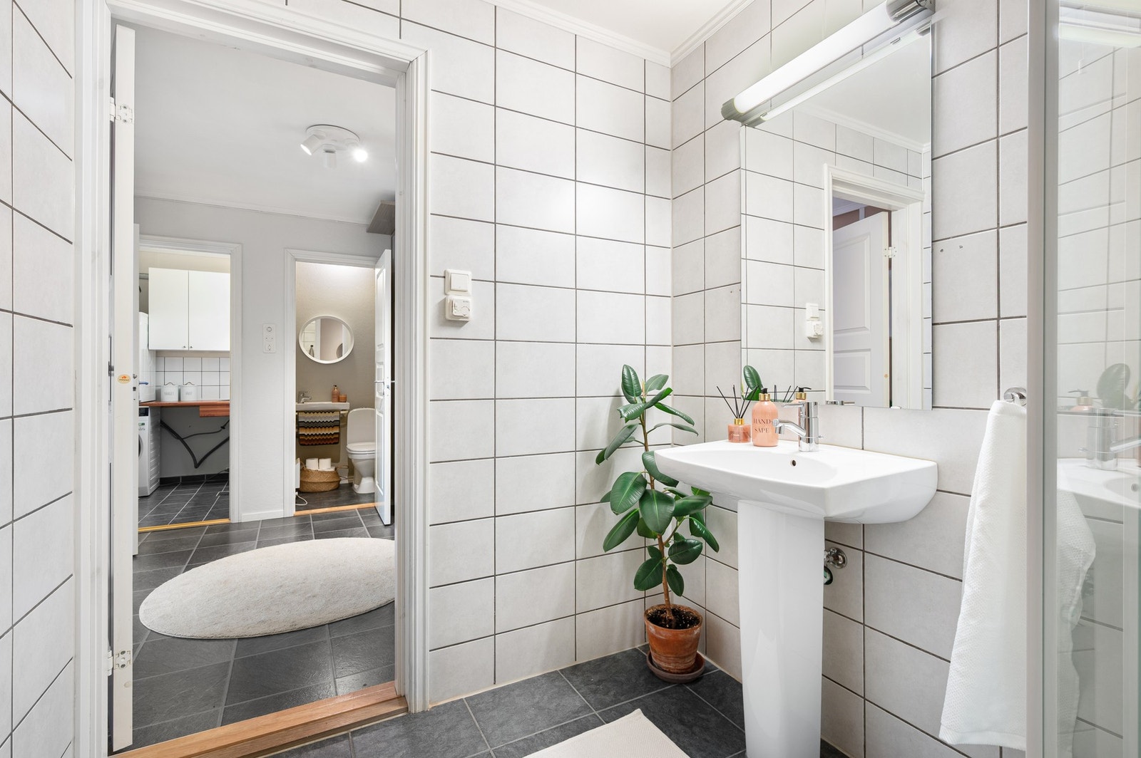 Elektriske varmekabler i gulv. Galleribilde