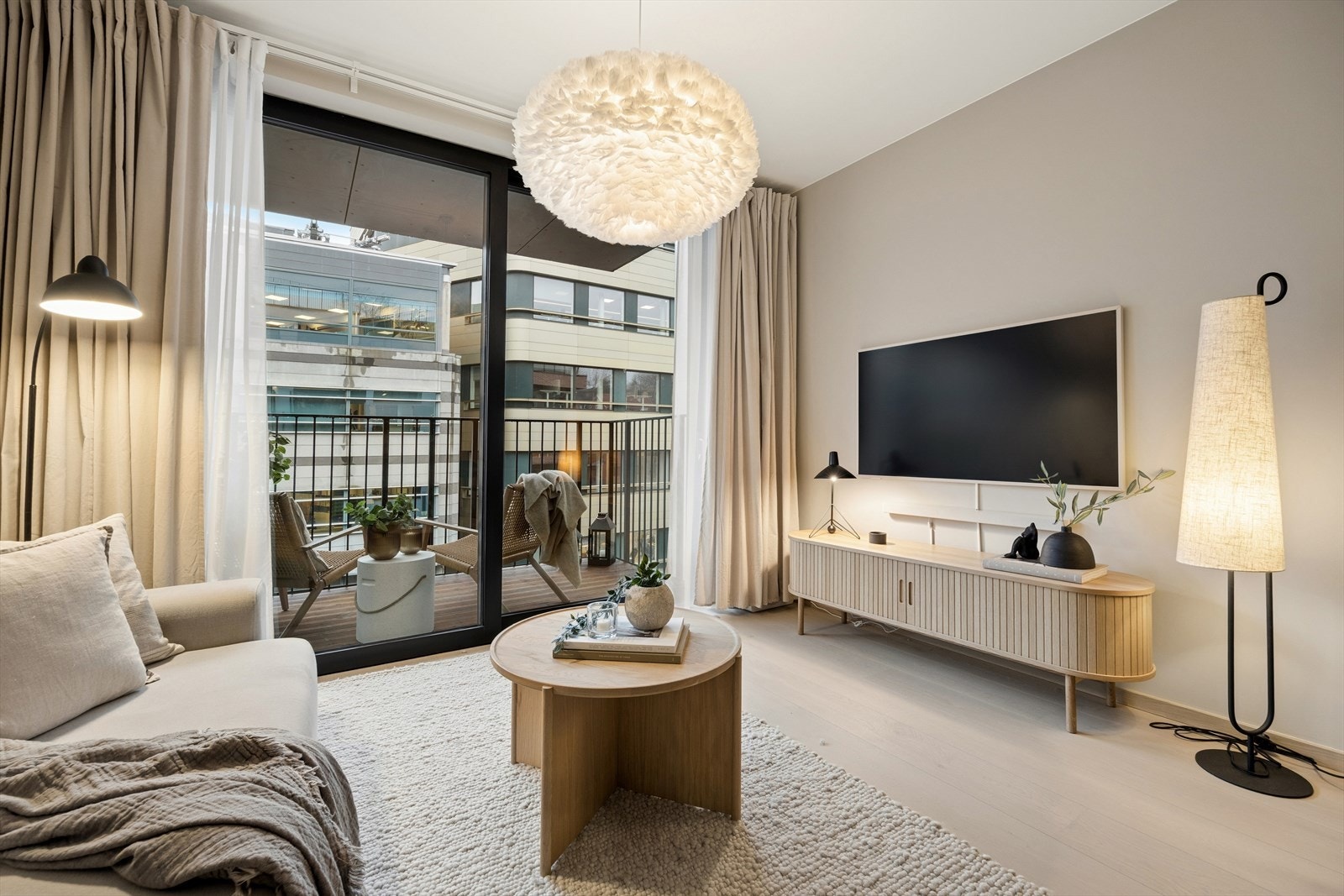 Fra stuen er det adkomst til an sydvendt balkong på ca. 5 m². Galleribilde