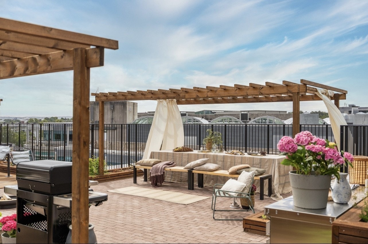 Lekker felles takterrasse med panoramautsikt og sol hele dagen. Galleribilde