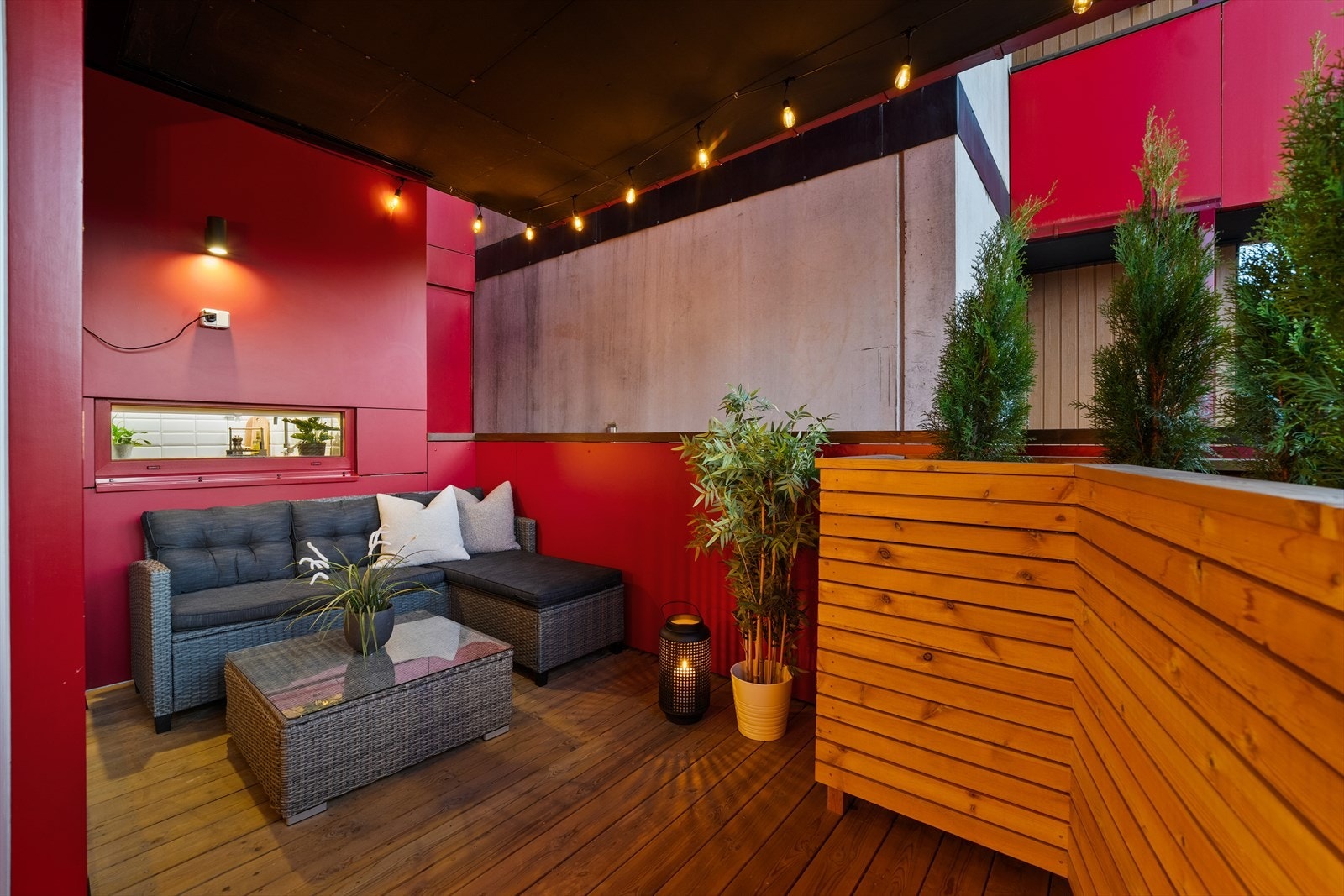 Terrassen er overbygd, og det er montert stikkontakt. Galleribilde