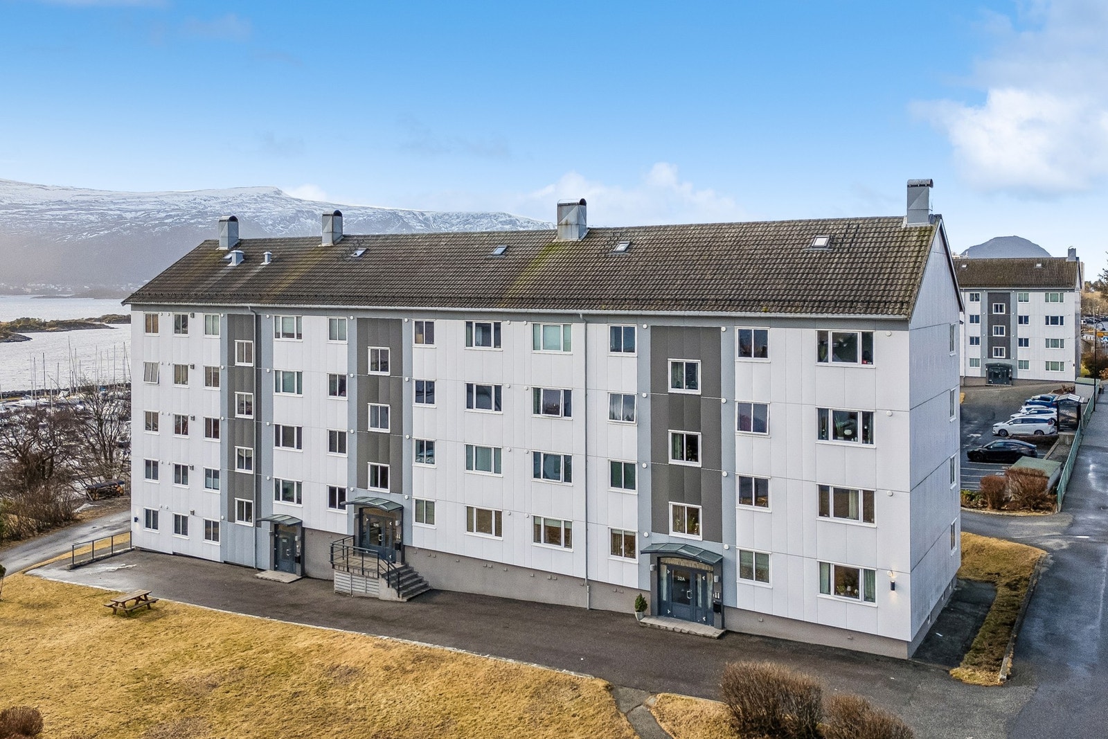 I 2012 ble fasaden oppusset med bl.a. nye vinduer, balkongdører og balkonger. Galleribilde