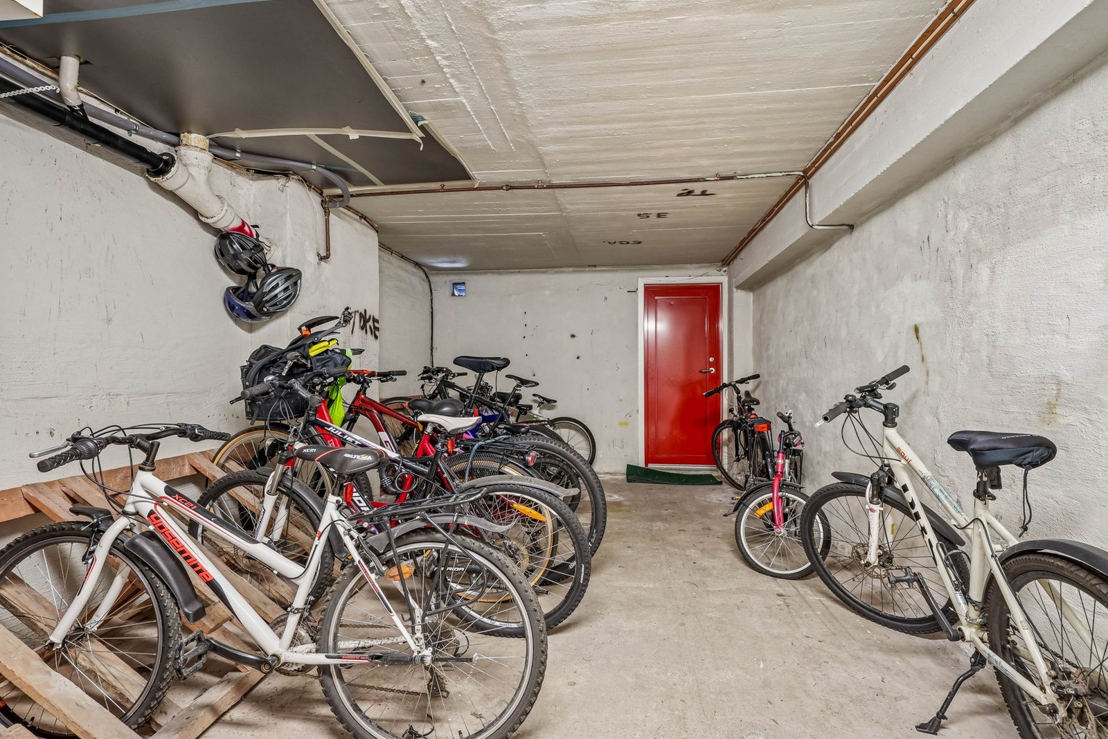 Felles sykkelbod med direkte utgang. Galleribilde