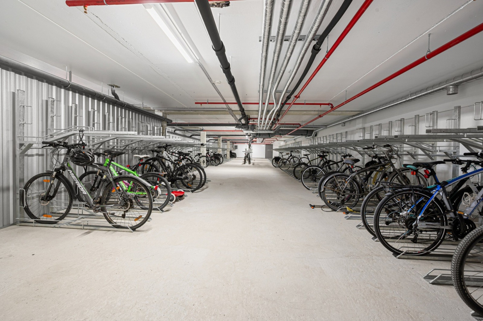 I kjelleren finner du også en felles sykkelparkering. Galleribilde