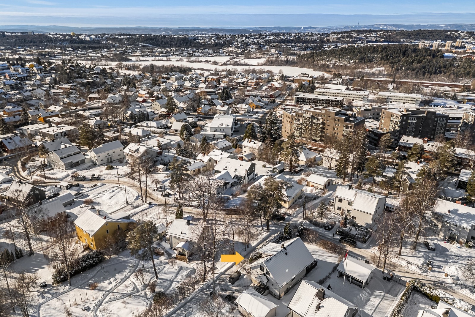 Fra boligen er både Østmarka og Østensjøvannet en kort sykkeltur unna. Galleribilde