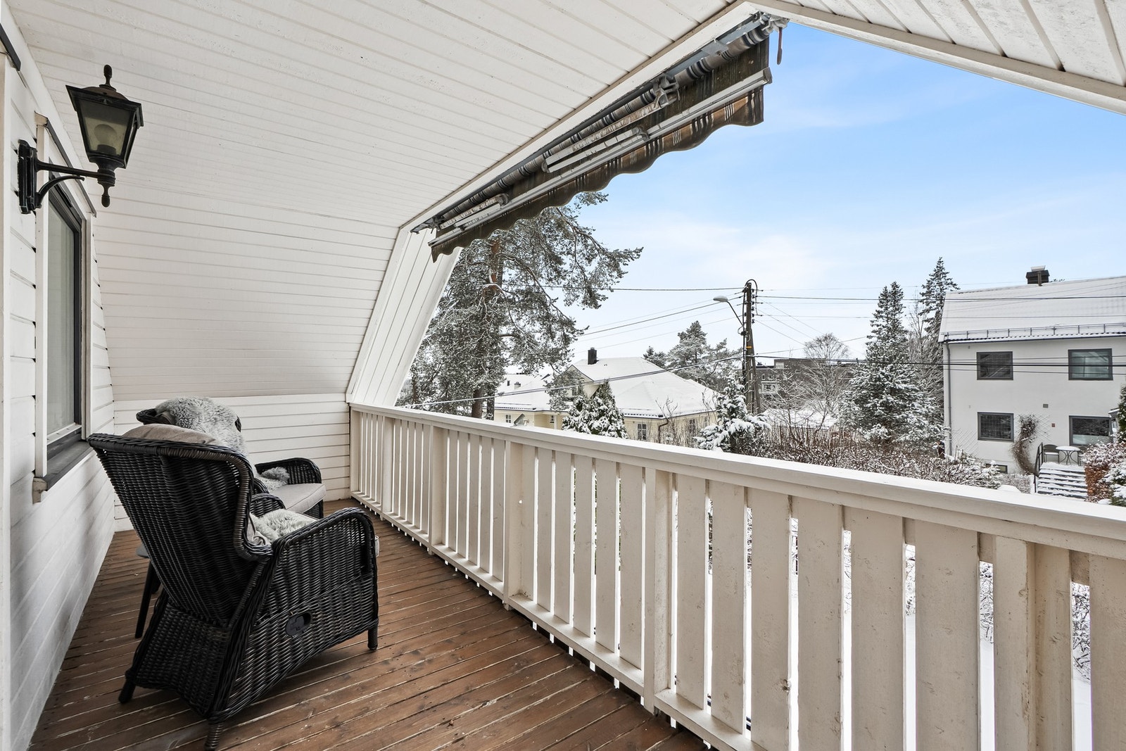 Hyggelig balkong i tilknytning til hovedsoverom. Galleribilde