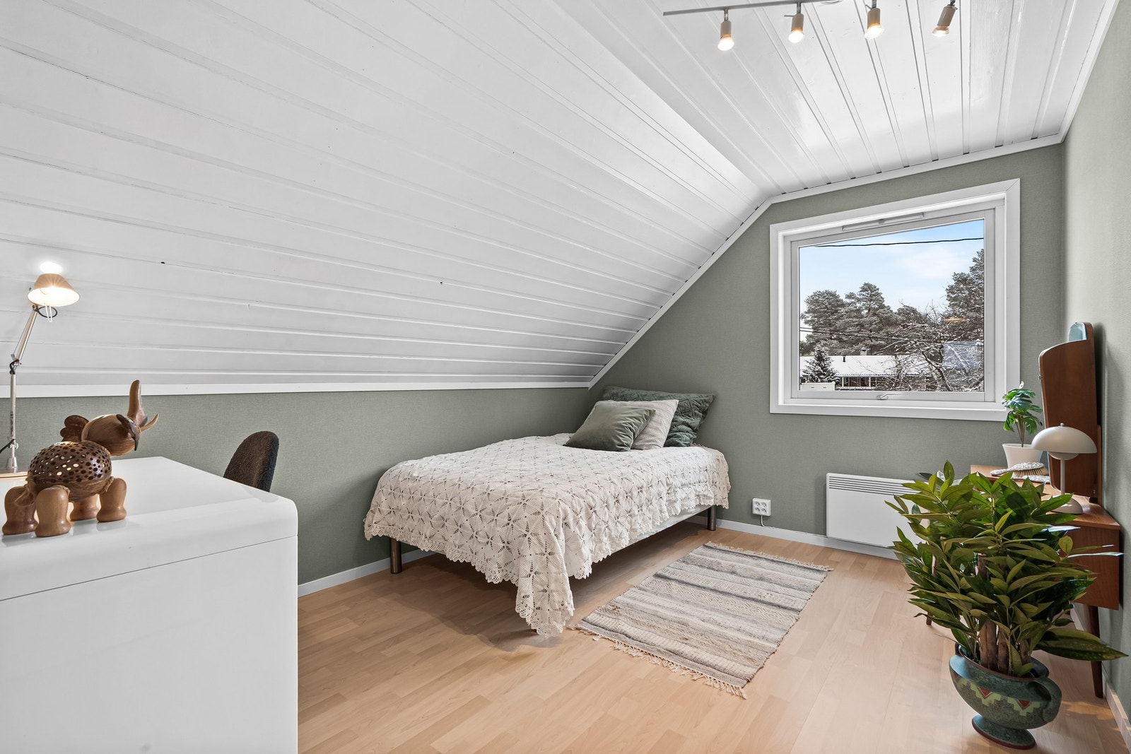 Soverom II er også av god størrelse og passer fint som barnerom/gjesterom Galleribilde