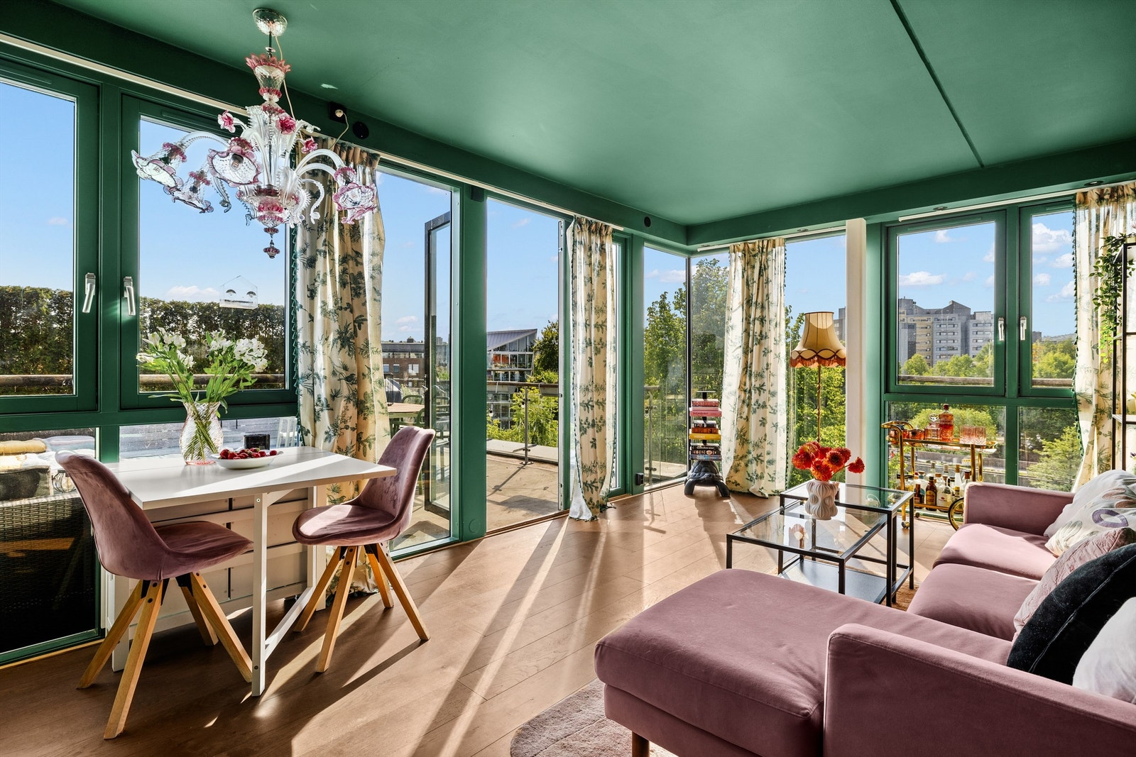 En unik endeleilighet med privat takterrasse på 32 kvm, heis, felles takterrasse og utsikt mot Akerselva og sentrum! Galleribilde