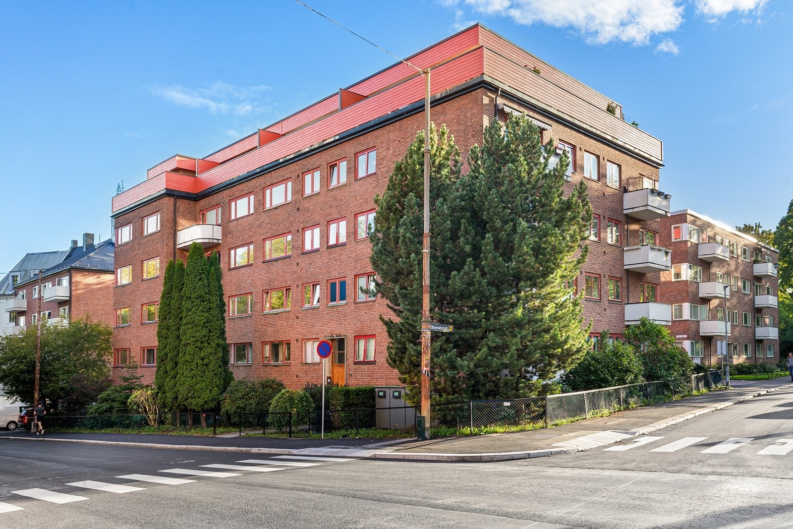 Leilighet ligger i et attraktivt og særdeles sentralt område, rett nedenfor Solli plass på Frogner i Oslo. Galleribilde