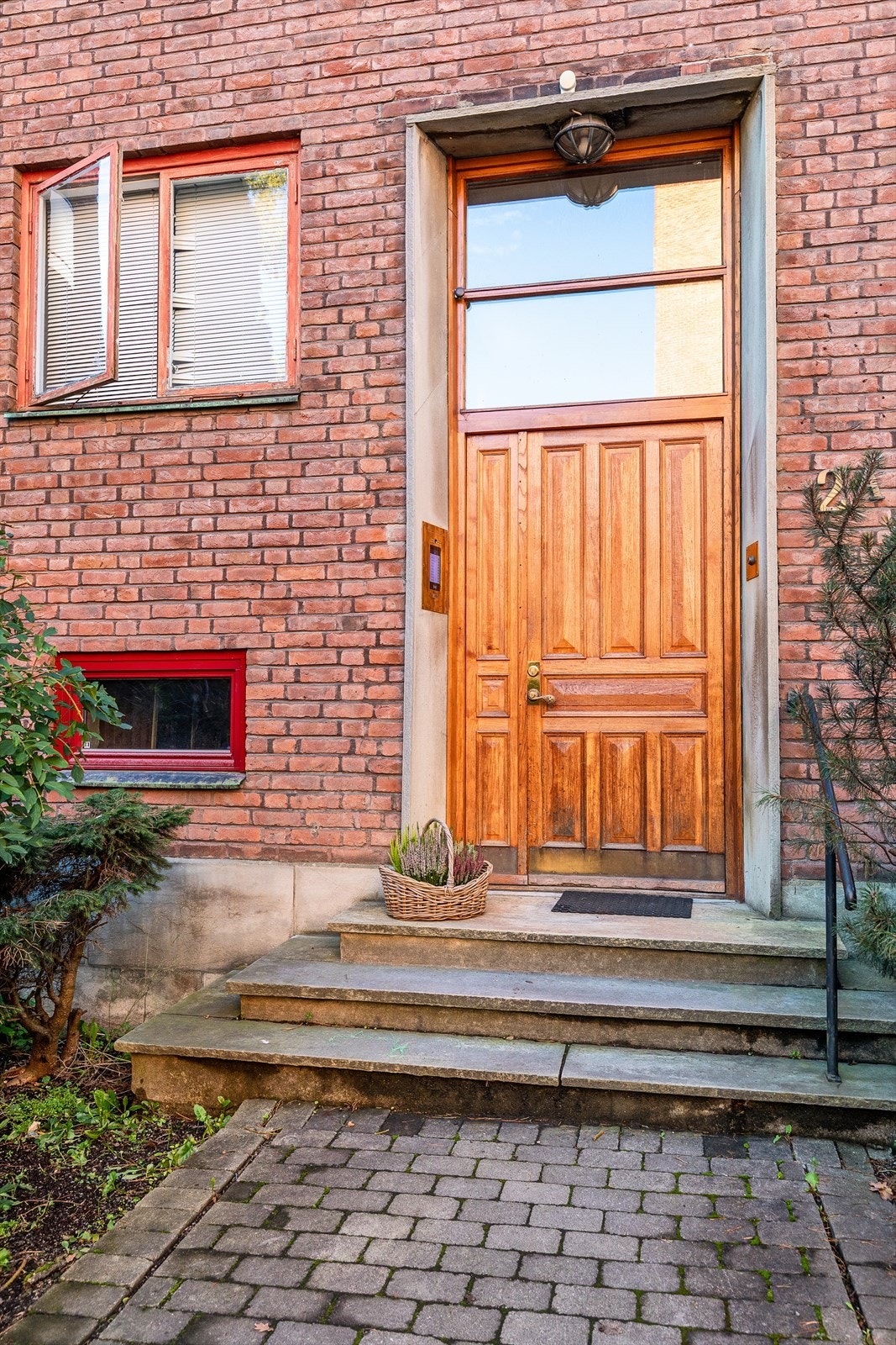 Pent opparbeidet inngangsparti. Galleribilde