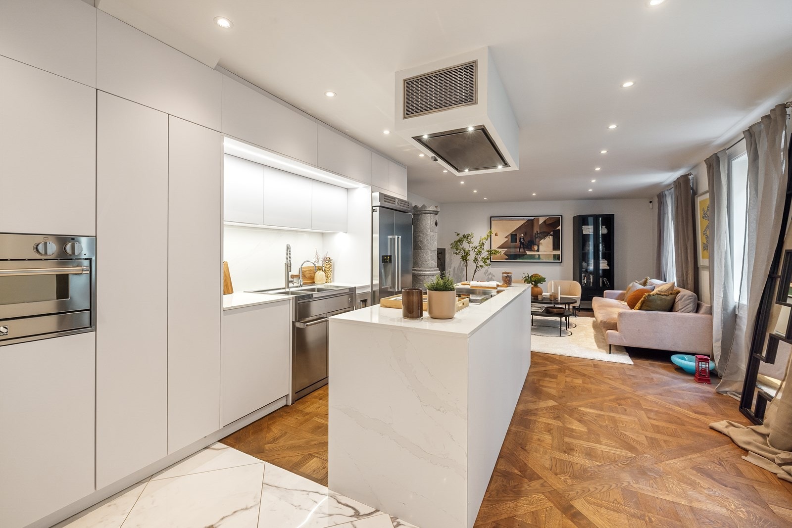 Rålekkert og moderne kjøkken fra 2020 levert av Schmidt Skøyen/Team Design Skøyen. Galleribilde