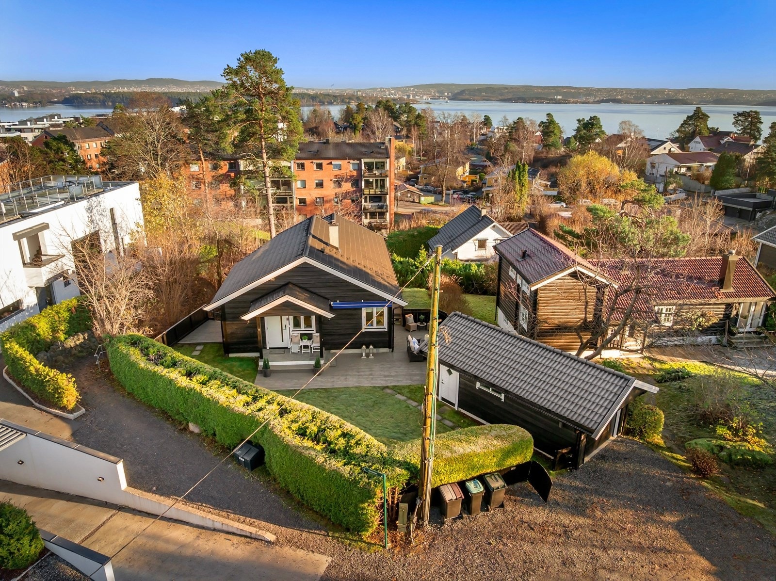 Boligen mot øst, mot fjorden, Bygdøy og Oslo sentrum (foto: Zovenfra) Galleribilde