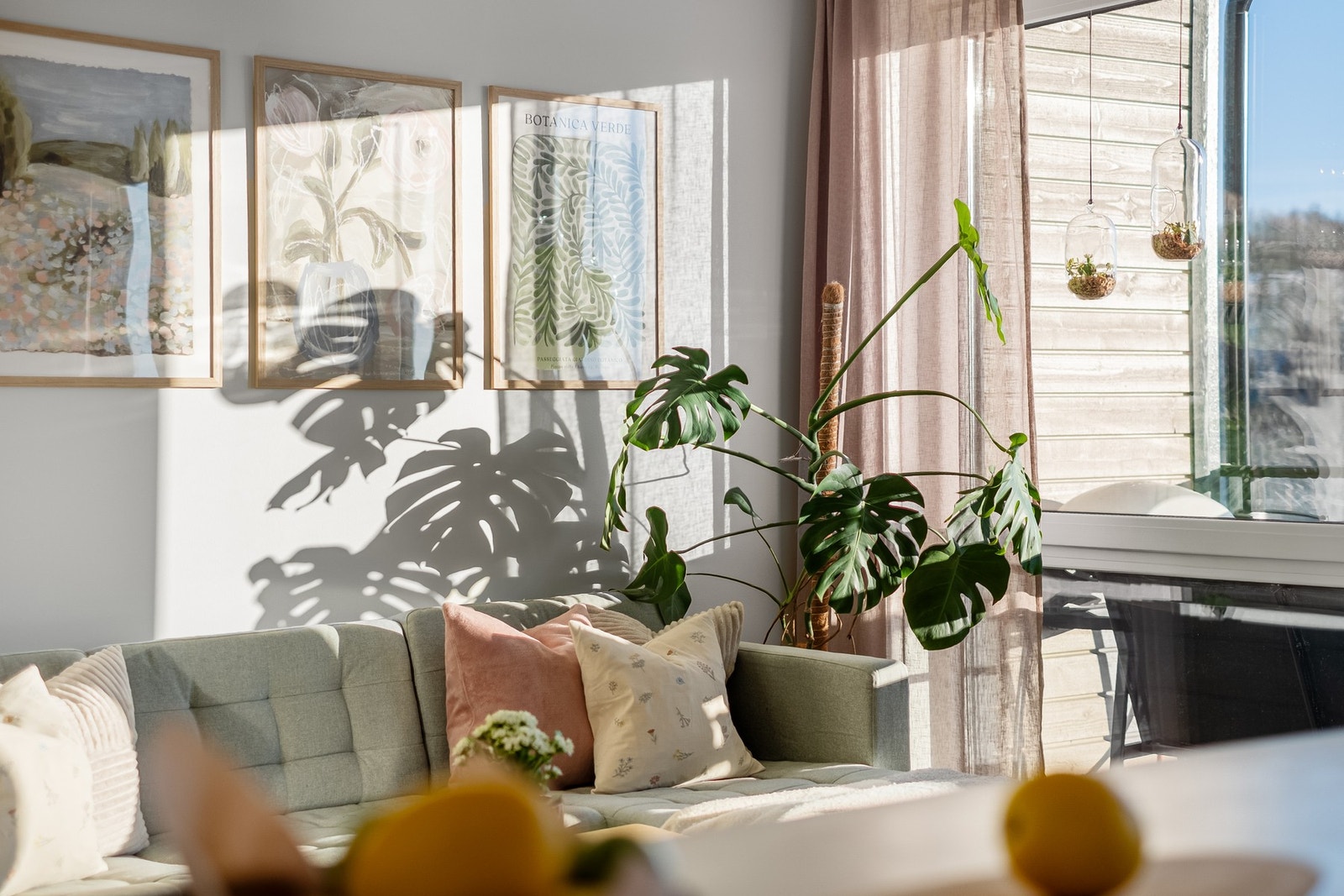 Gulvvarme i gang, stue/kjøkken og på bad. Balansert ventilasjonsanlegg. Galleribilde