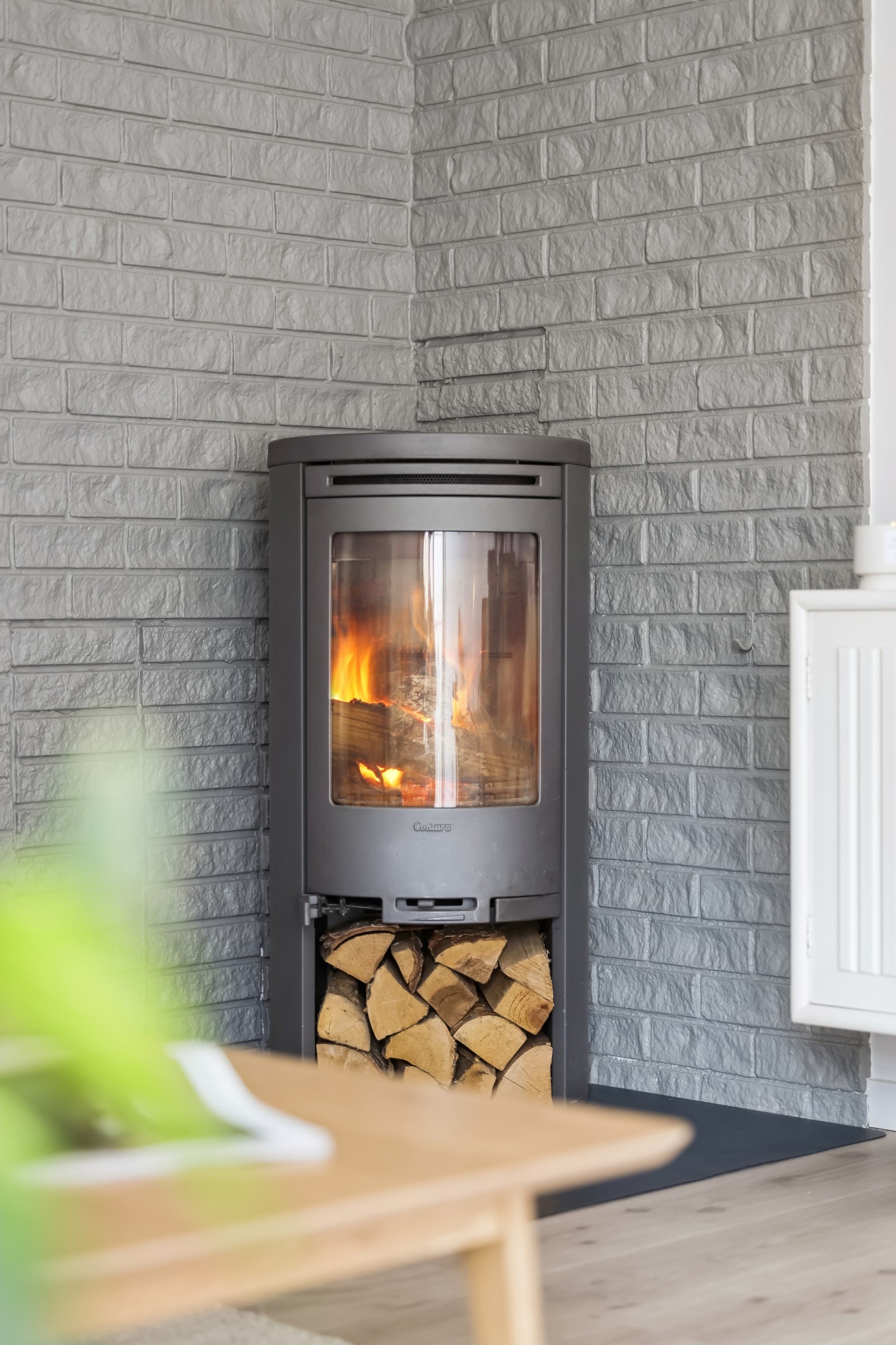 Elementpipe med vedovn gir både hygge og ekstra oppvarming på kjølige dager. Galleribilde