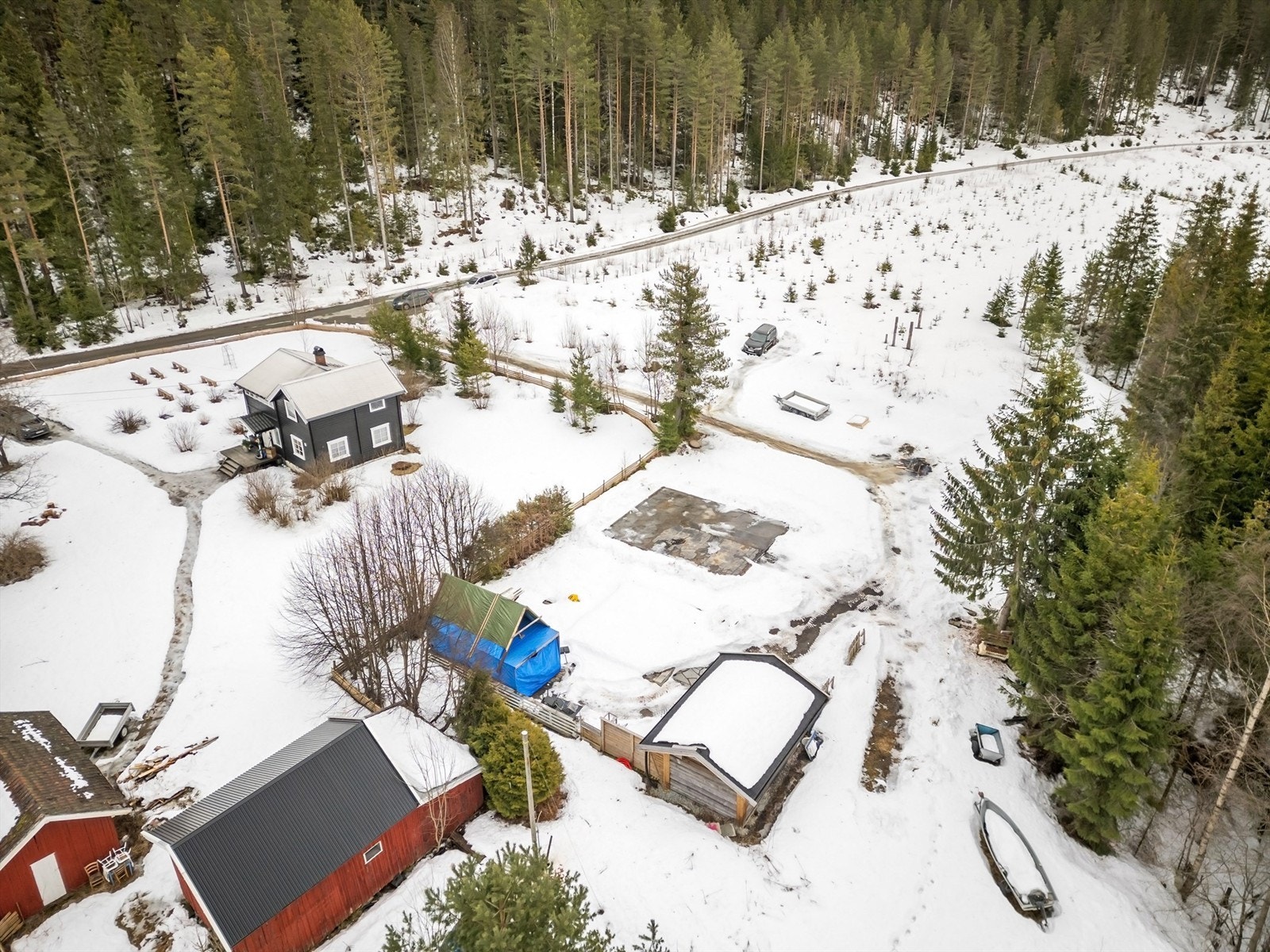Eiendommen har tidligere vært bebygget med enebolig 127 kvm. BYA oppført 1954, boligen brant ned i 2024.
Foto: Ole Thorgeir Solheim Thoresen Galleribilde