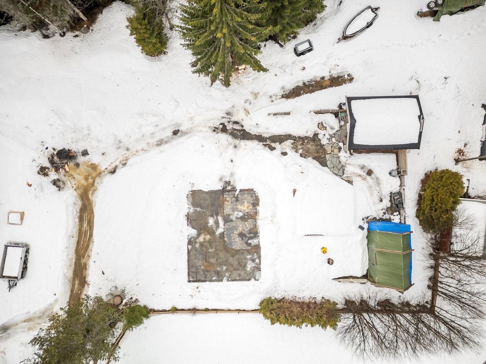 Umiddelbar nærhet til fine turmuligheter for store og små i skogsterreng Galleribilde