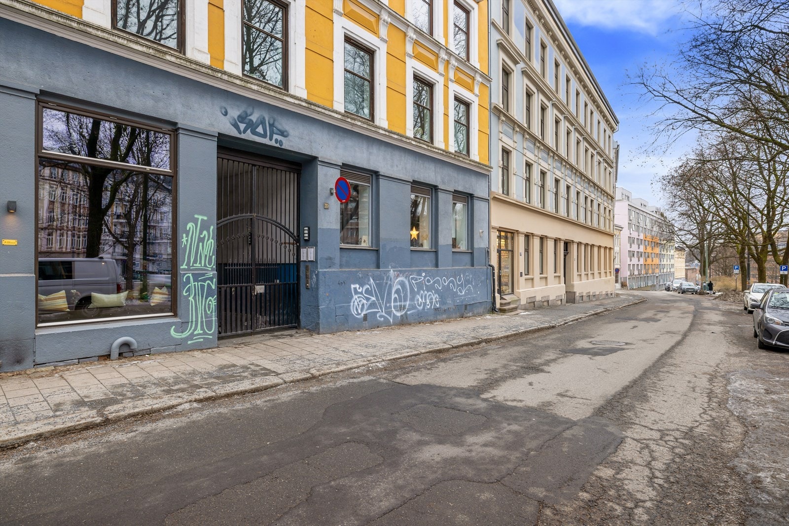 Enkel adkomst til den indre gården direkte fra Maridalsveien. Galleribilde