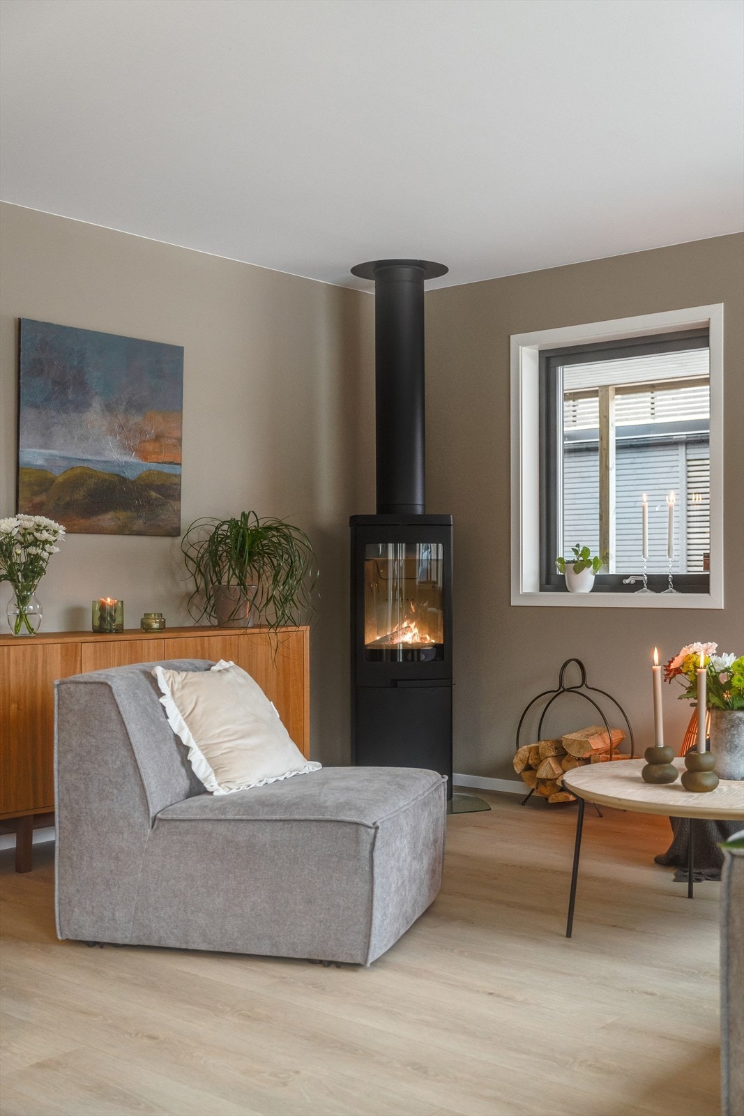 Lekker peis til oppvarming på kjølige dager Galleribilde