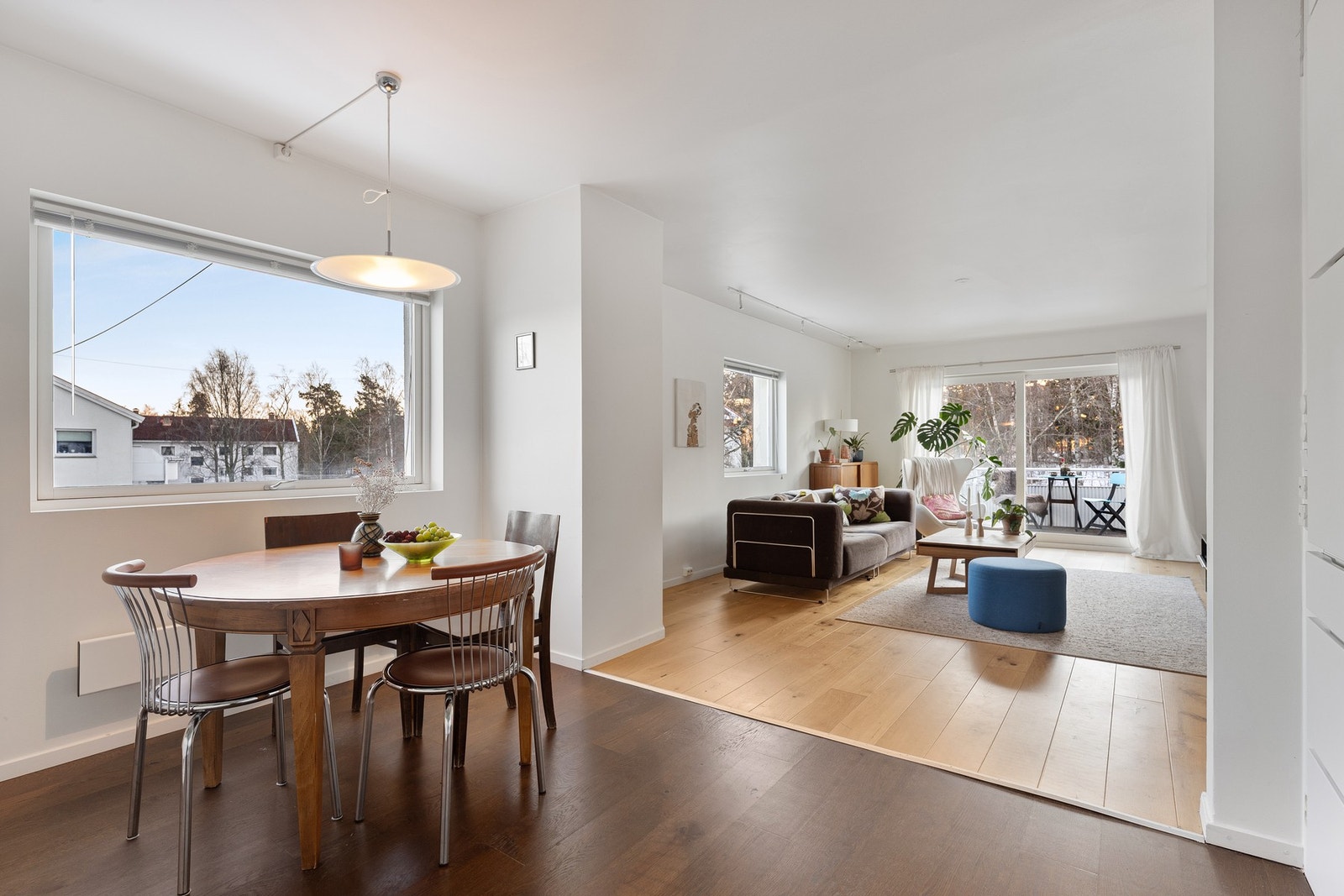 Felleskostnadene for seksjonen utgjør kr. 5.649,-. Det er vedtatt at felleskostnadene skal øke med 5 % fra 01.07.2026. Galleribilde