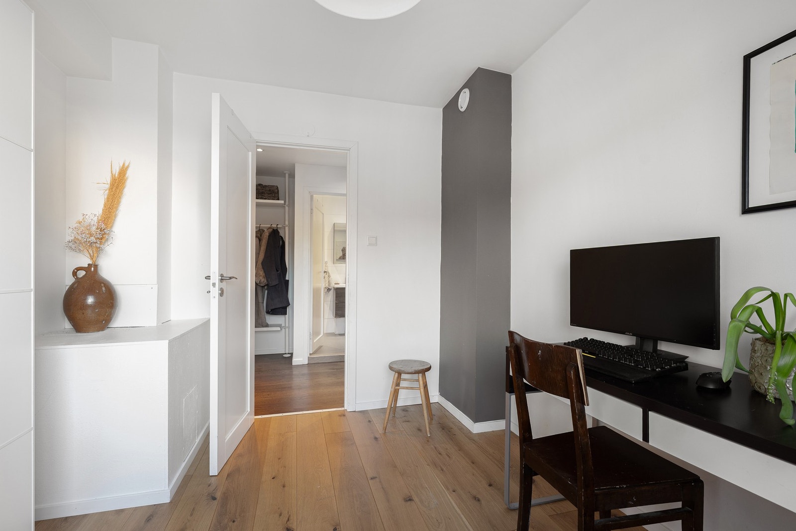 Praktisk rom som egner seg godt som hjemmekontor, gjesterom eller hobbyrom. Galleribilde