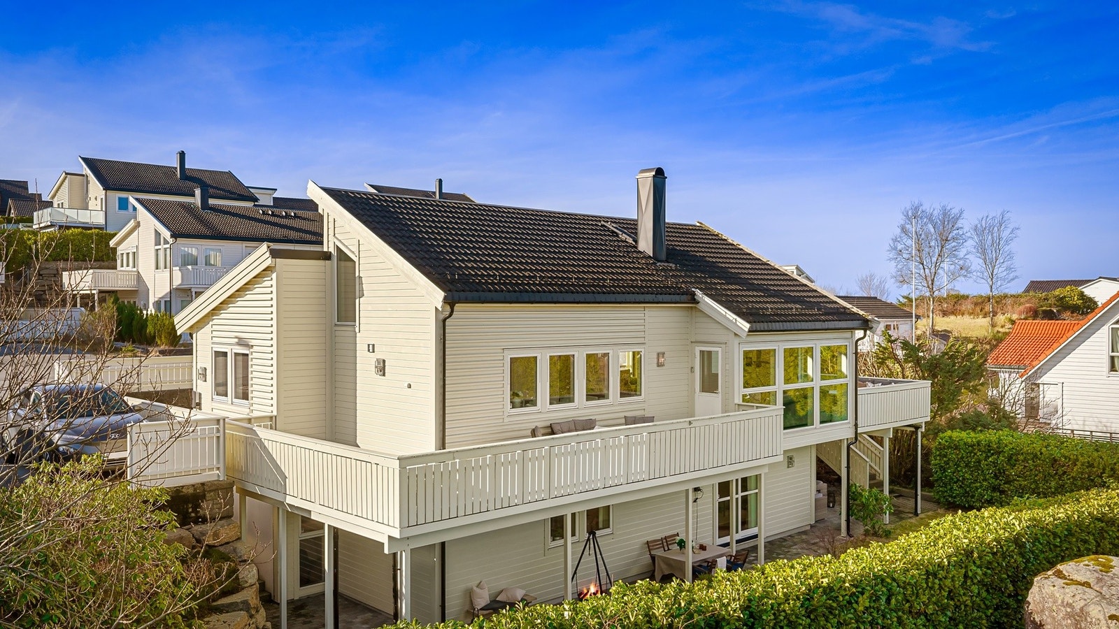 Fasaden ble malt sommeren 2025 Galleribilde