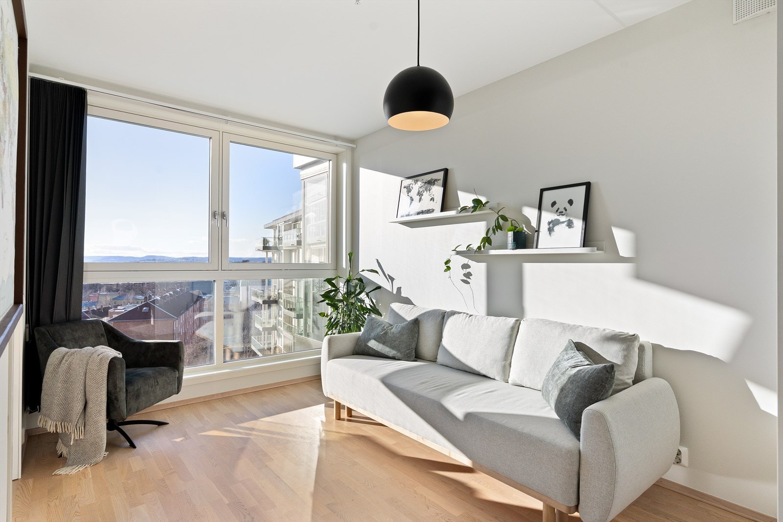 Det er et allsidig rom som passer perfekt som barnerom, gjesterom eller hjemmekontor, tilpasset dine behov. Galleribilde