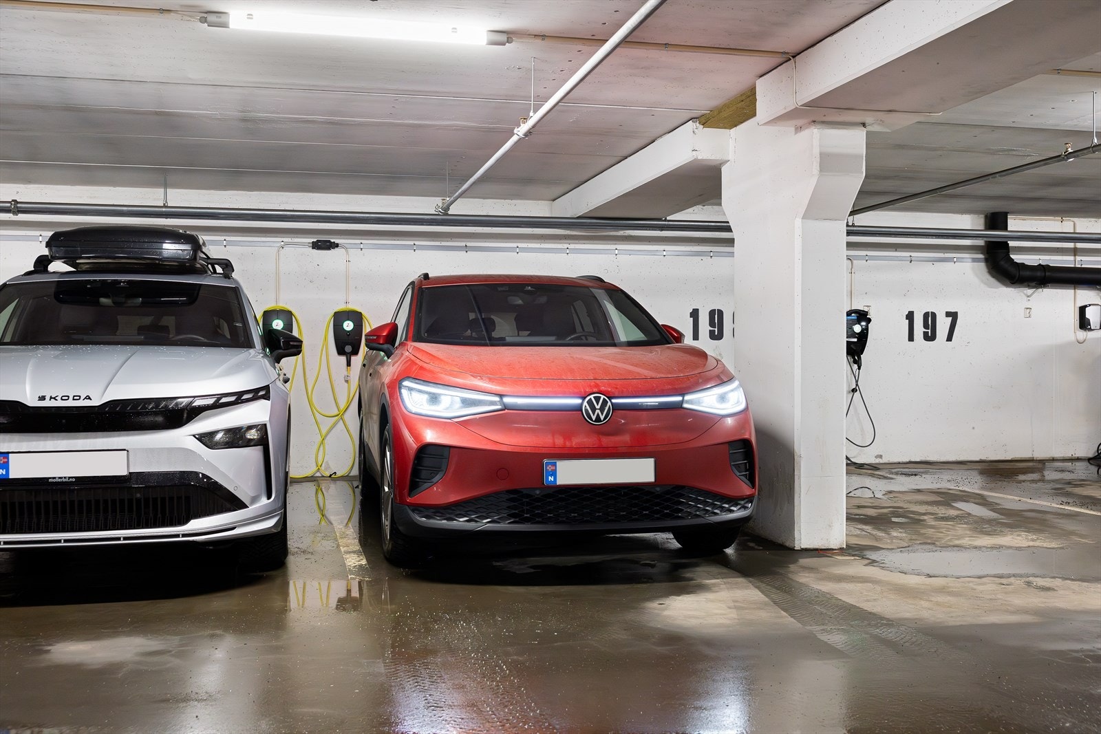 Det medfølger en garasjeplass med elbillader i U2, merket med nr. 199. Galleribilde