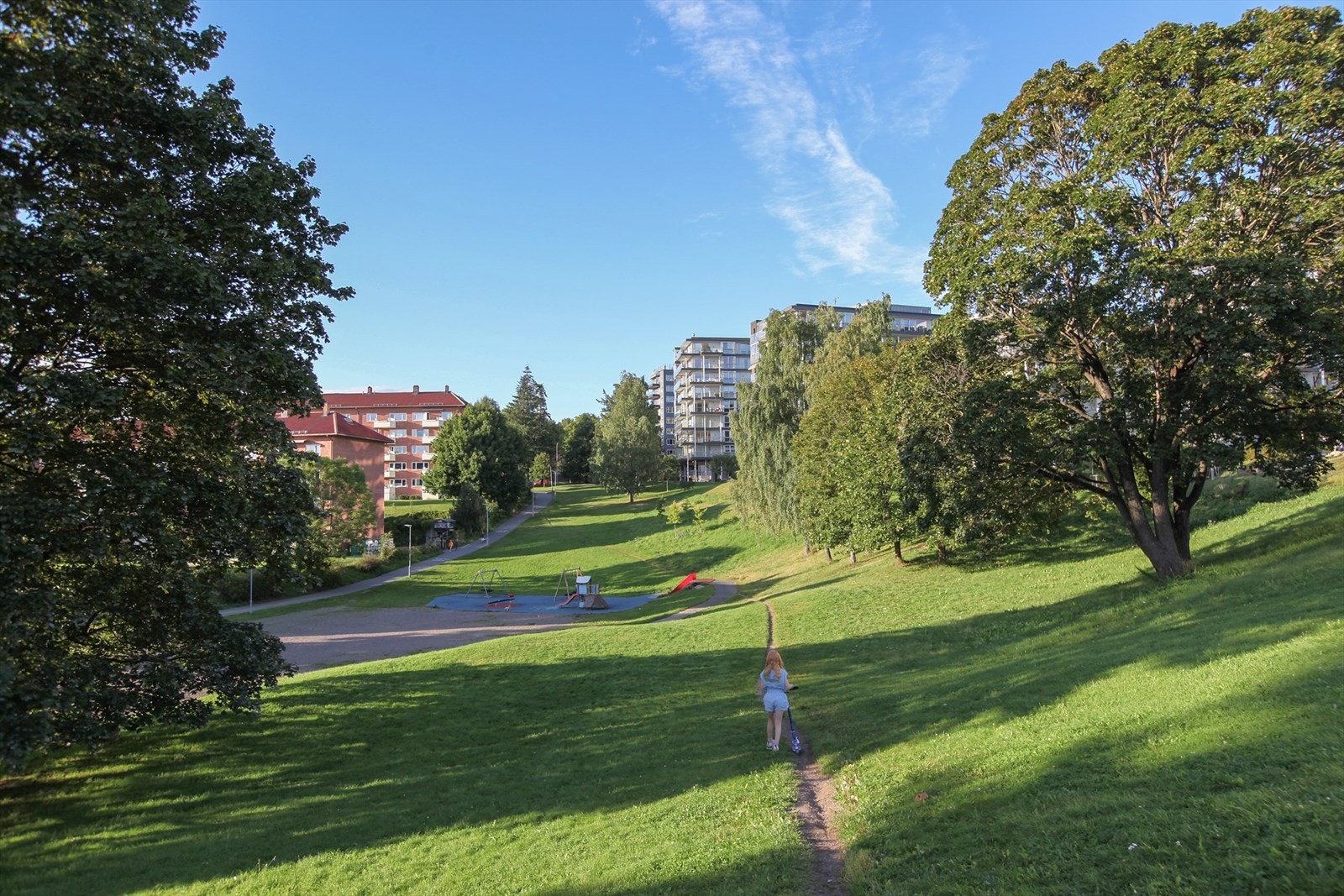 Her bor du godt med umiddelbar tilgang til flotte tur- og grøntområder rett utenfor bygget. Galleribilde