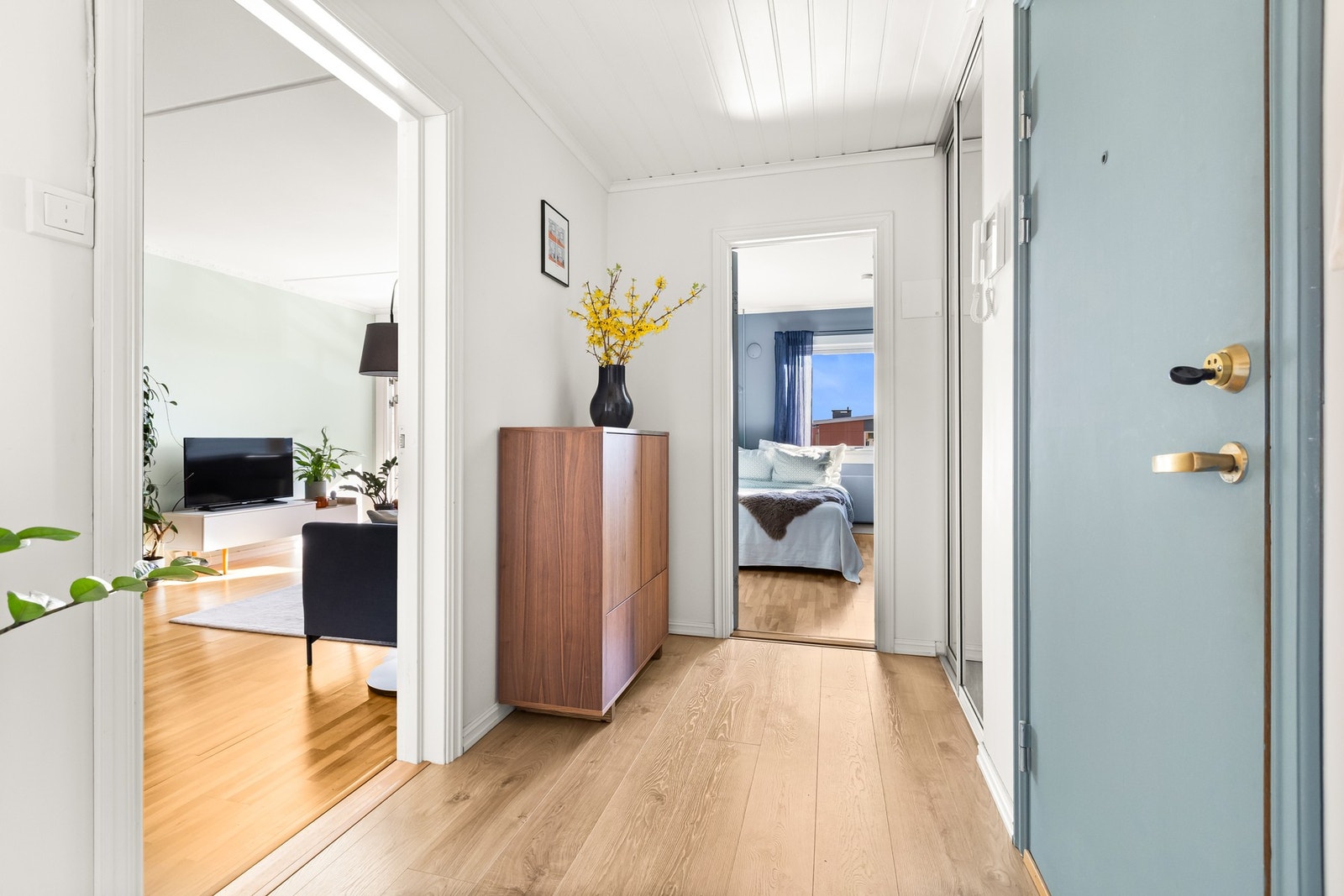 Garderoberom i entréen Galleribilde