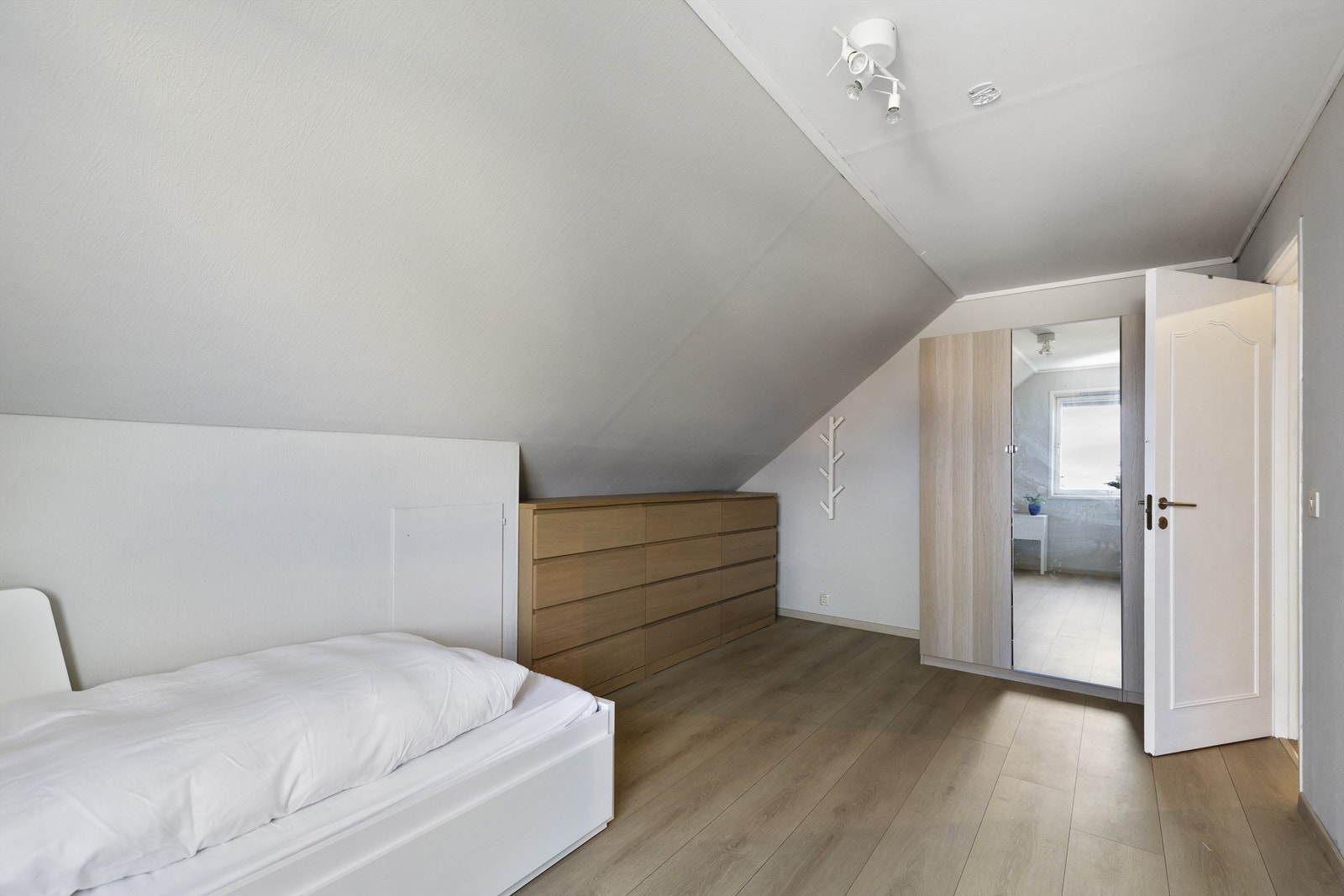 Praktiske løsninger for oppbevaring og møblering. Galleribilde