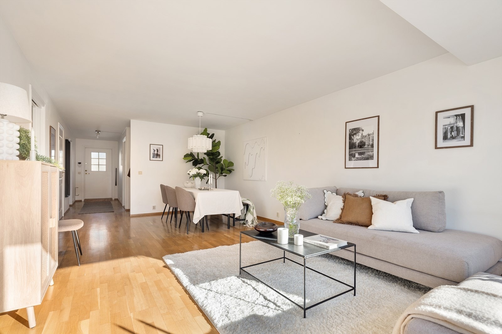 Dette er en praktisk leilighet midt på Bekkestua Galleribilde