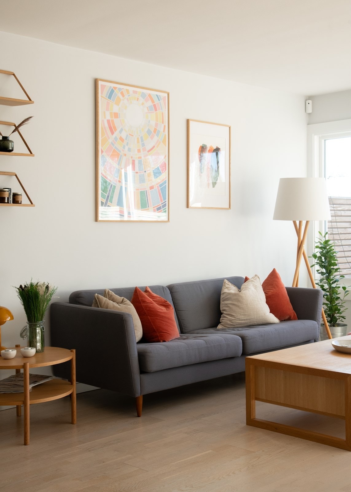 God plass til en romslig sofagruppe. Galleribilde