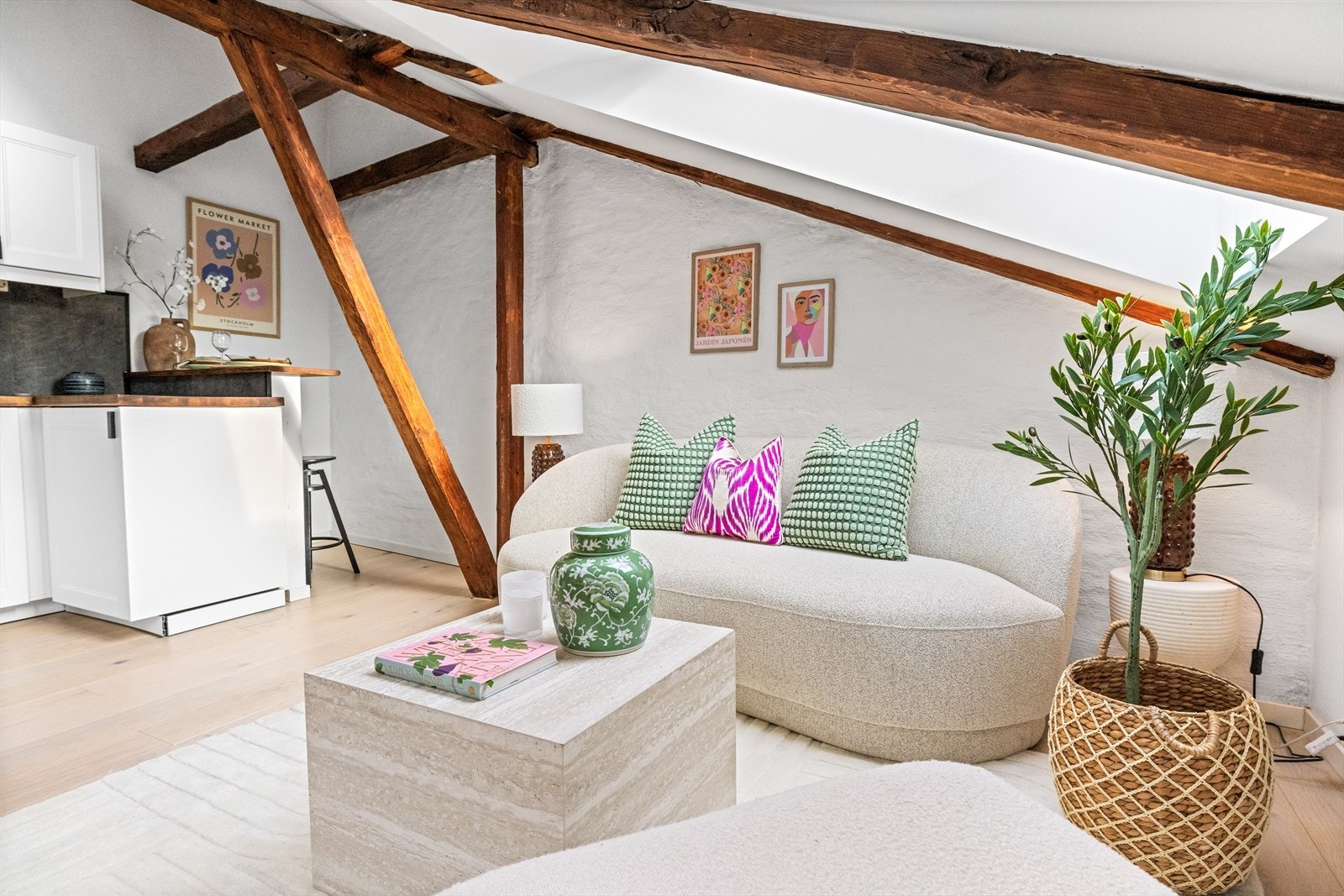 Sjarmerende originale trebjelker i boligen. Galleribilde