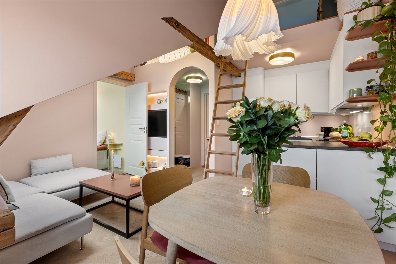 I tillegg finner du en hems - en praktisk løsning som kan brukes til det du måtte ønske. Galleribilde