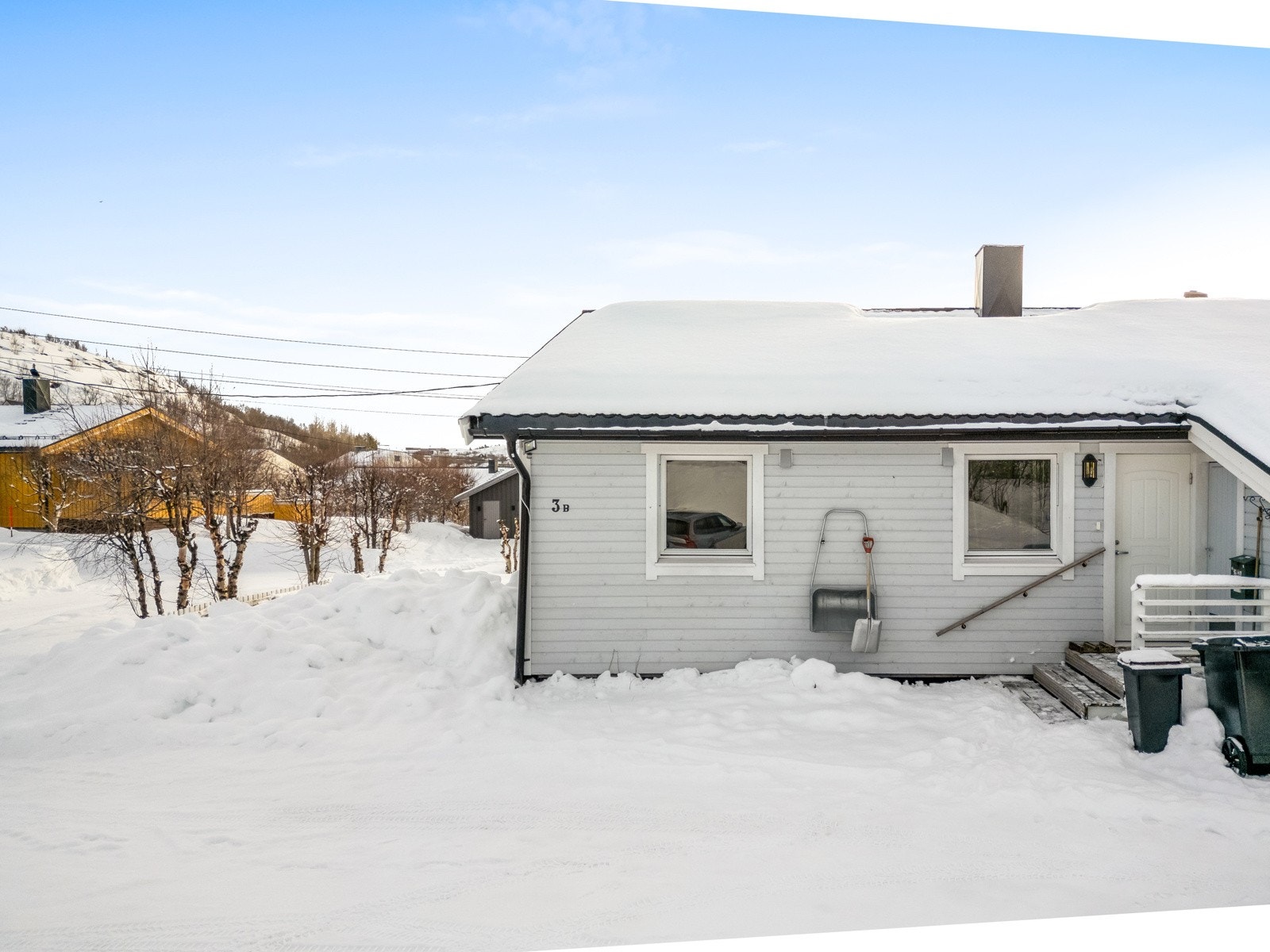 Ved inngangspartiet er det en praktisk utebod Galleribilde