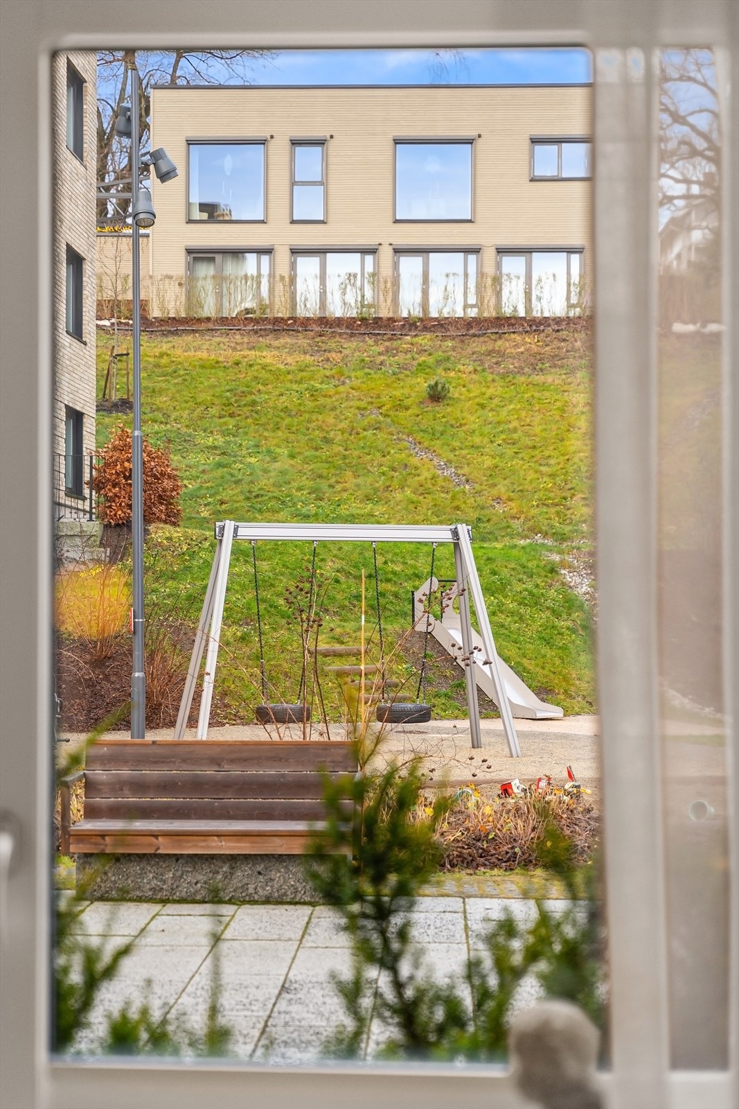 Utsyn fra stuen som sameiets fellesområder. Galleribilde