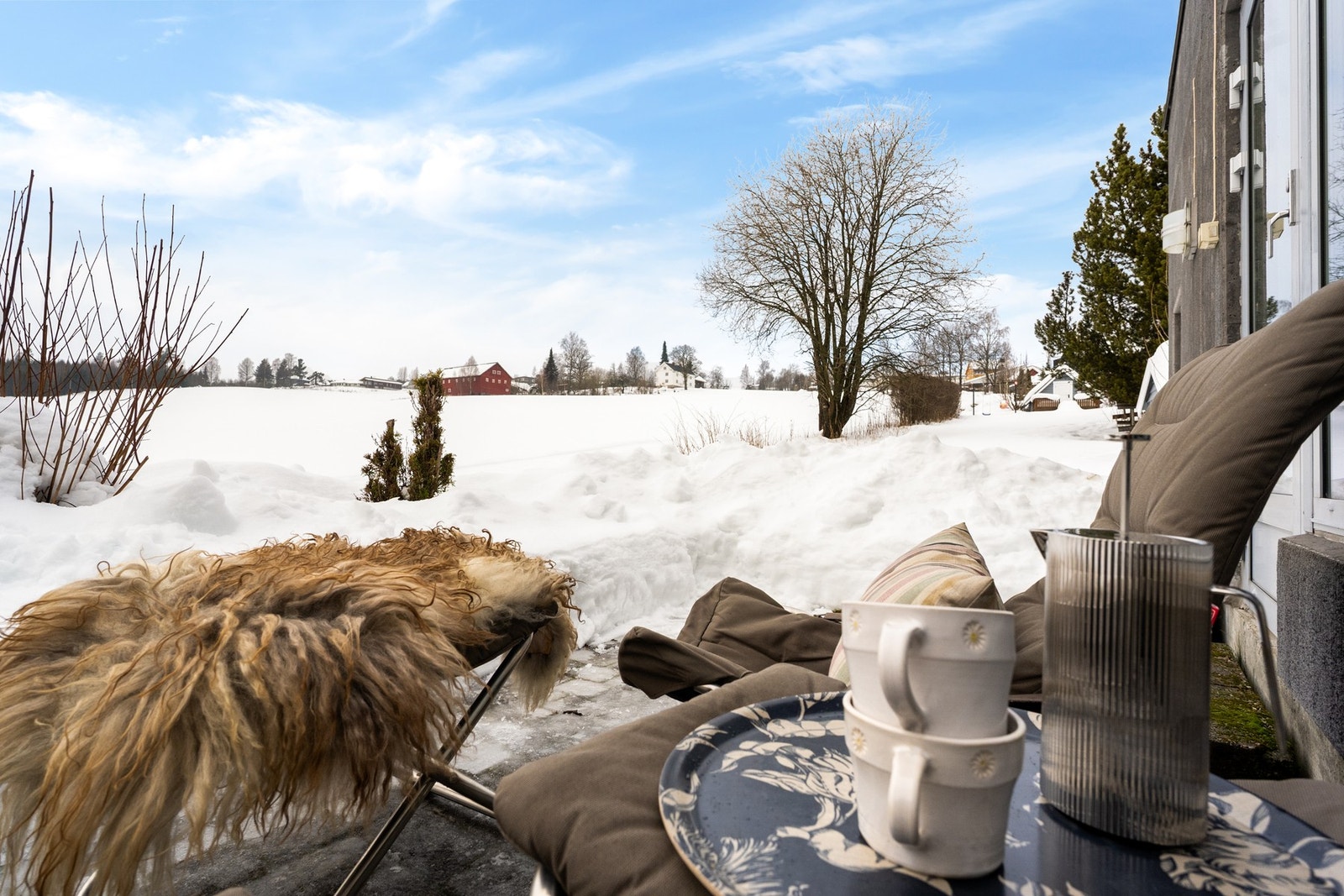 God utsikt til skileik på jordet. Galleribilde